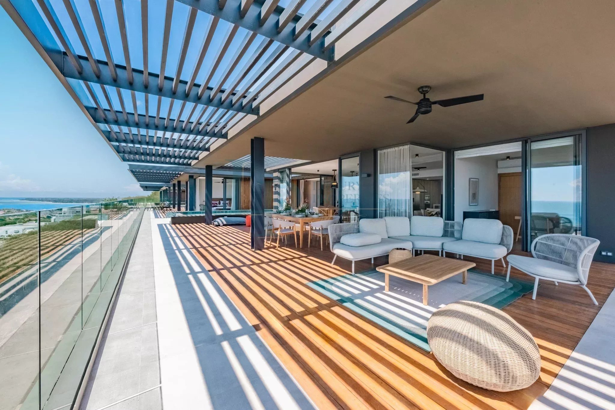 PENTHOUSE 5P EXCLUSIF !