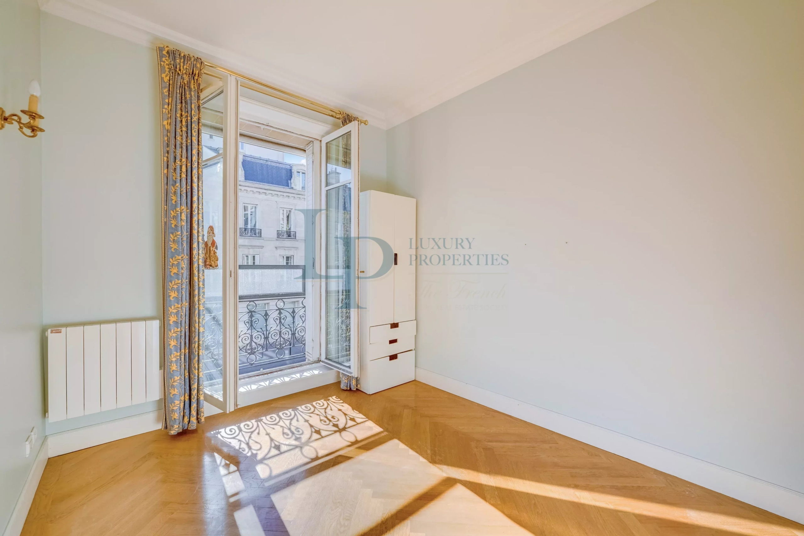 Exclusivité I Paris 17ème I Parc Monceau I Appartement 5 pièces I 120 m2 I 3 chambres I Plein Sud I Cave I Parking