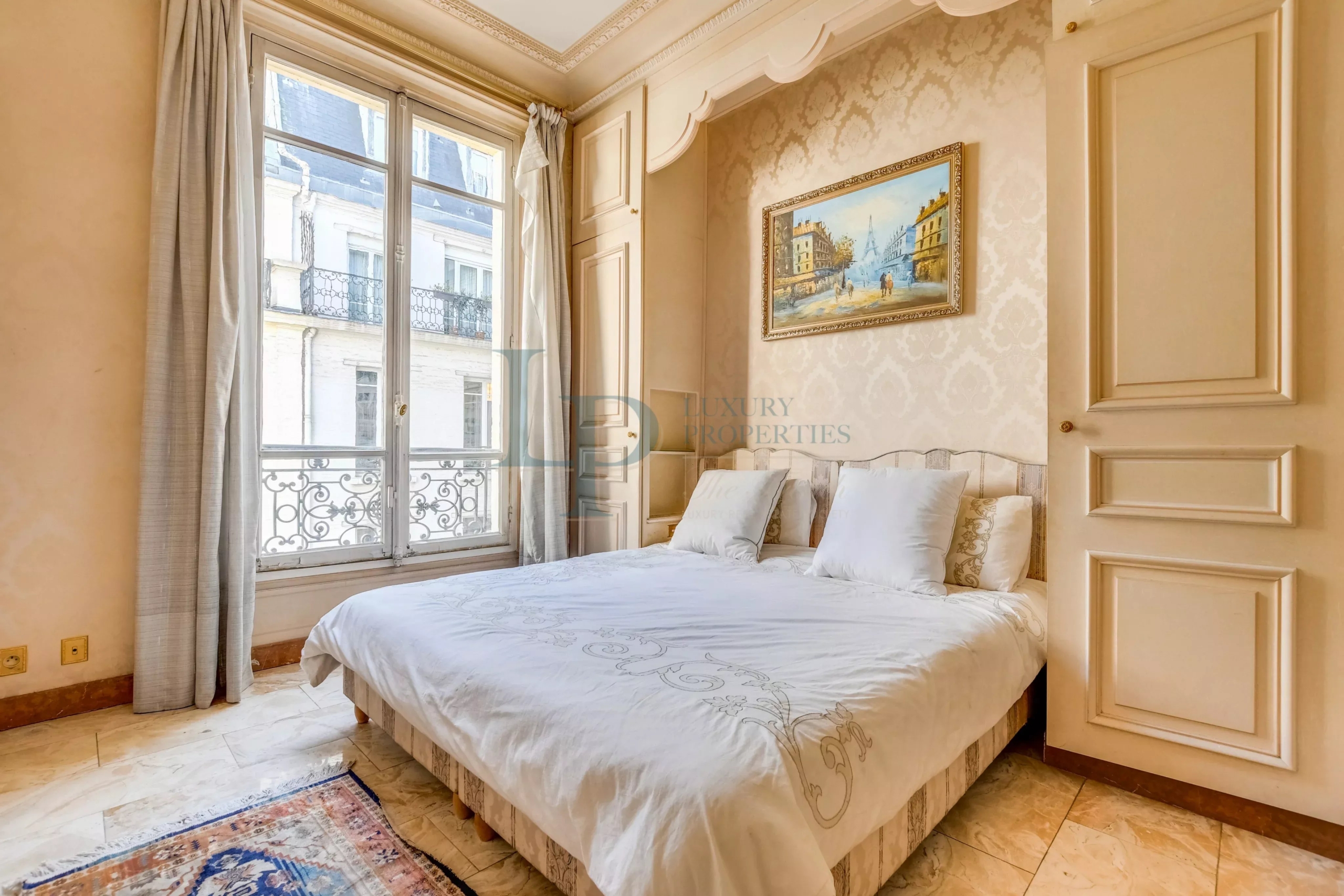 PARIS VIII – TRIANGLE D’OR | APPARTEMENT DE RÉCEPTION – 184 M²