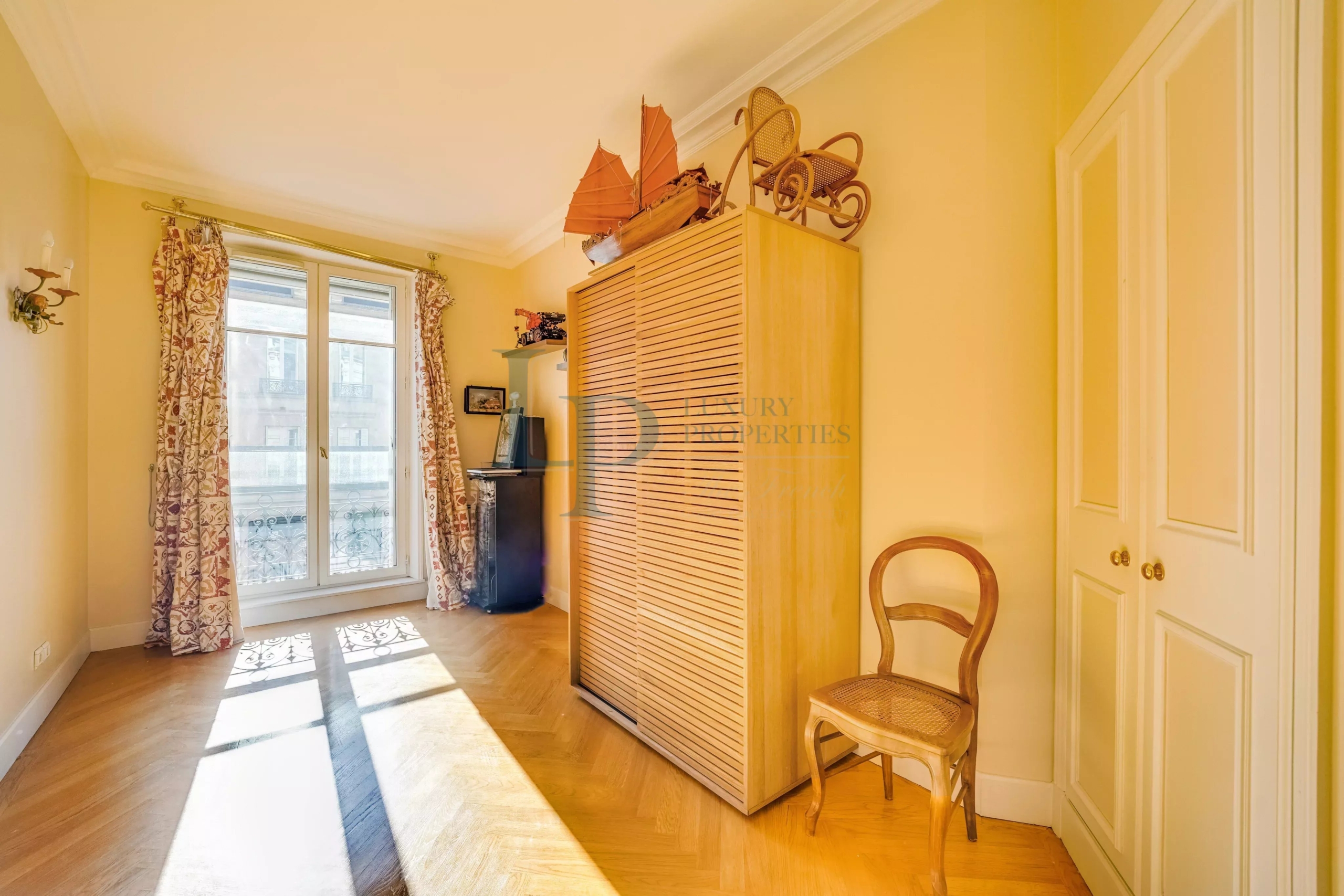 Exclusivité I Paris 17ème I Parc Monceau I Appartement 5 pièces I 120 m2 I 3 chambres I Plein Sud I Cave I Parking