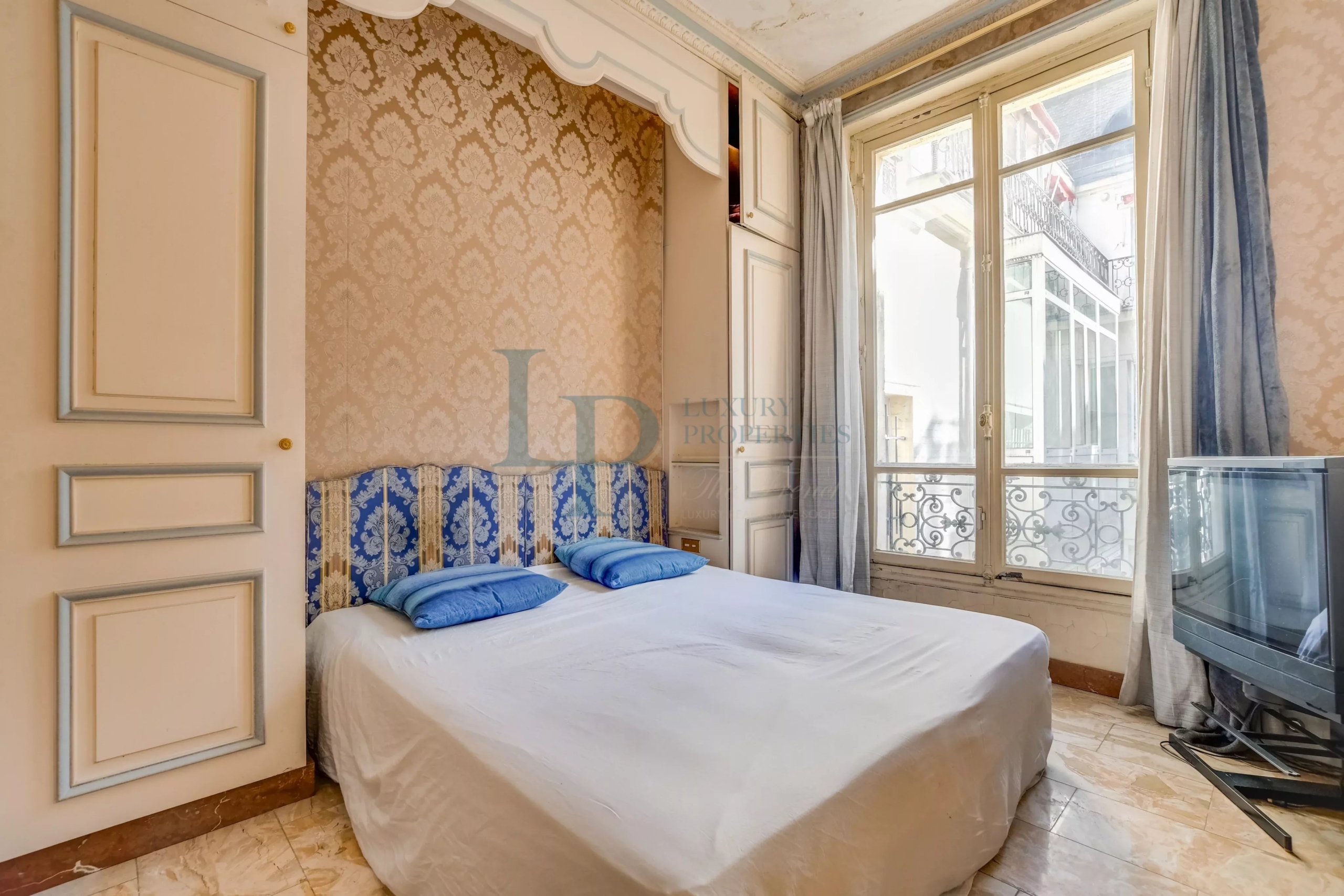 PARIS VIII – TRIANGLE D’OR | APPARTEMENT DE RÉCEPTION – 184 M²