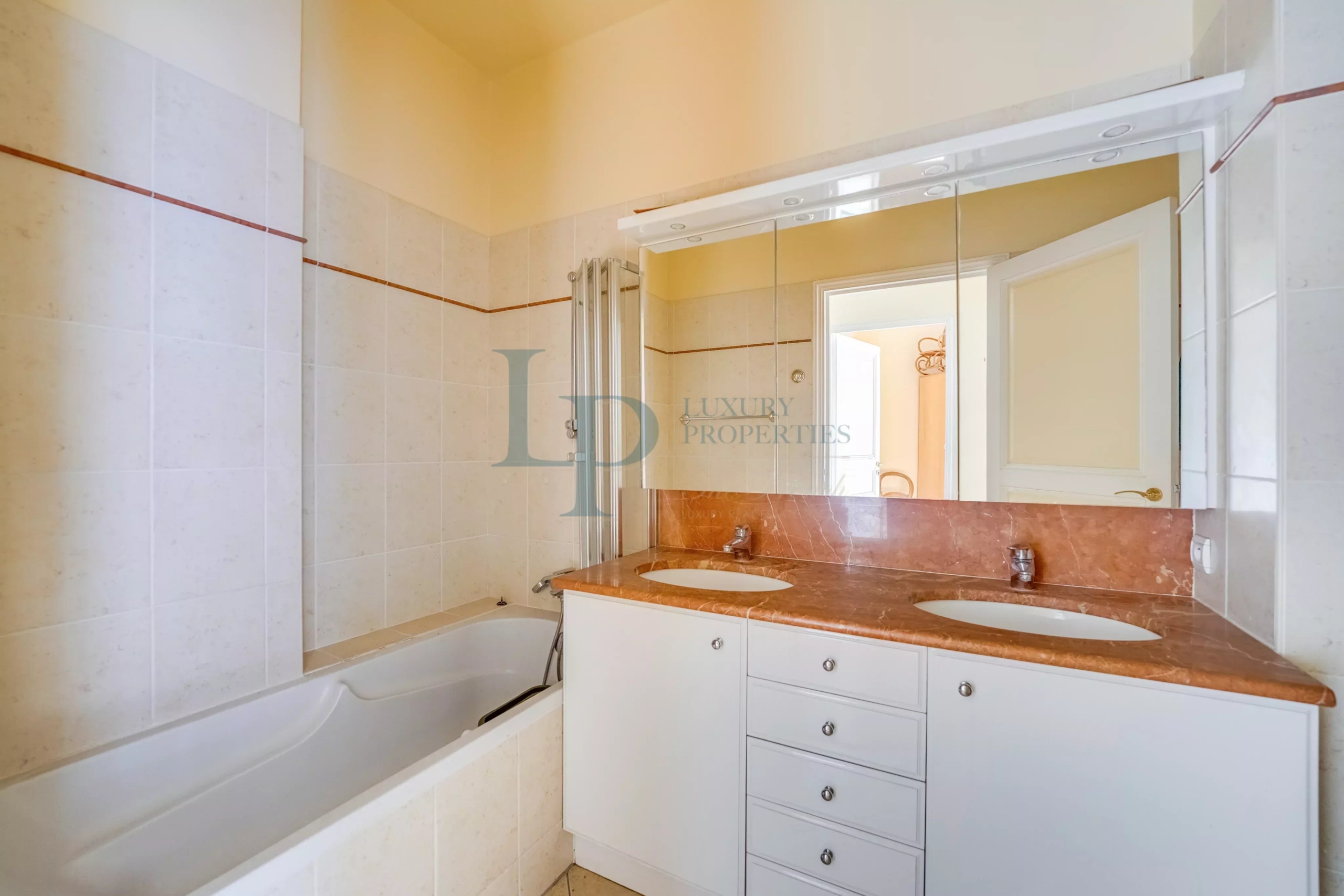 Exclusivité I Paris 17ème I Parc Monceau I Appartement 5 pièces I 120 m2 I 3 chambres I Plein Sud I Cave I Parking