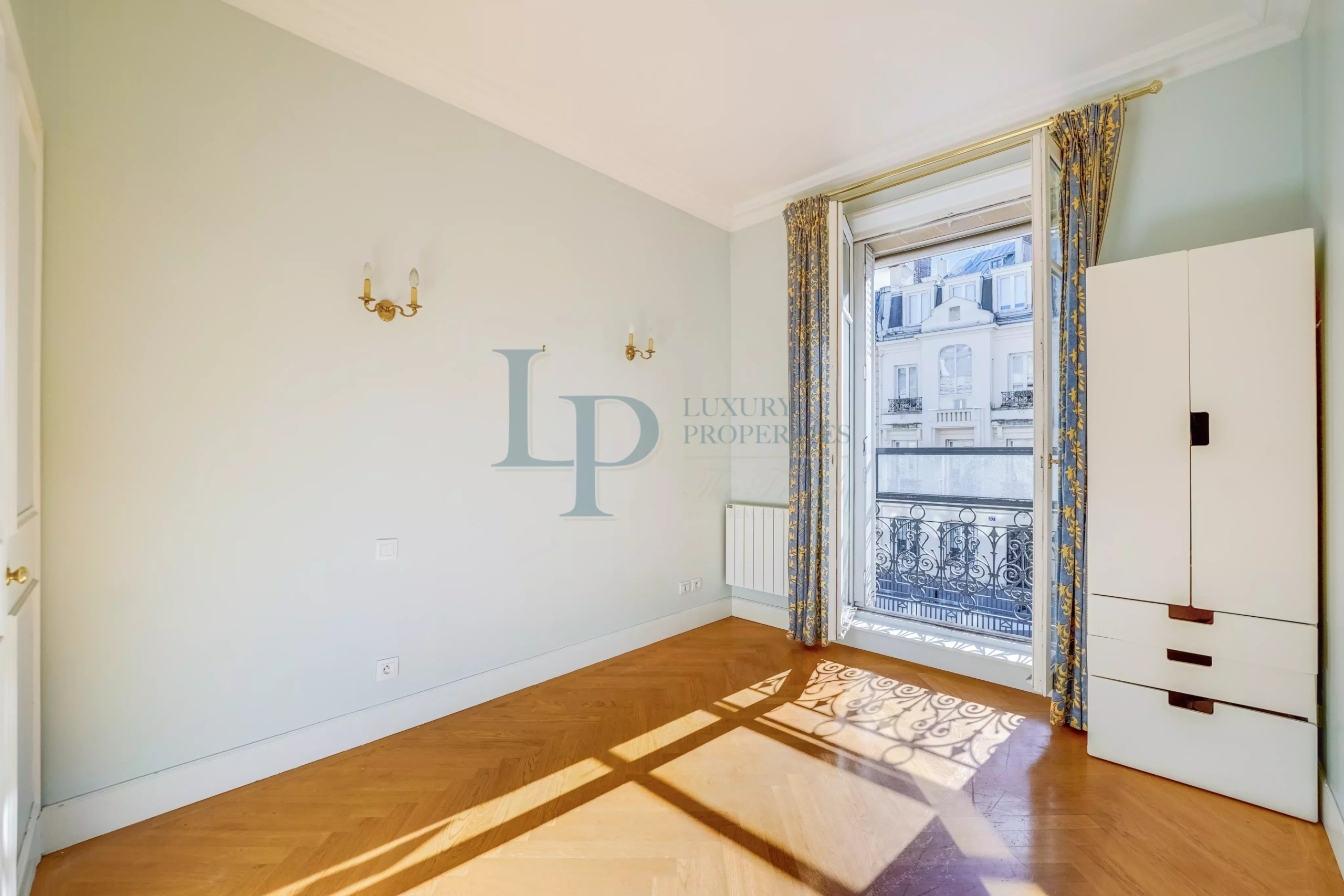 Exclusivité I Paris 17ème I Parc Monceau I Appartement 5 pièces I 120 m2 I 3 chambres I Plein Sud I Cave I Parking