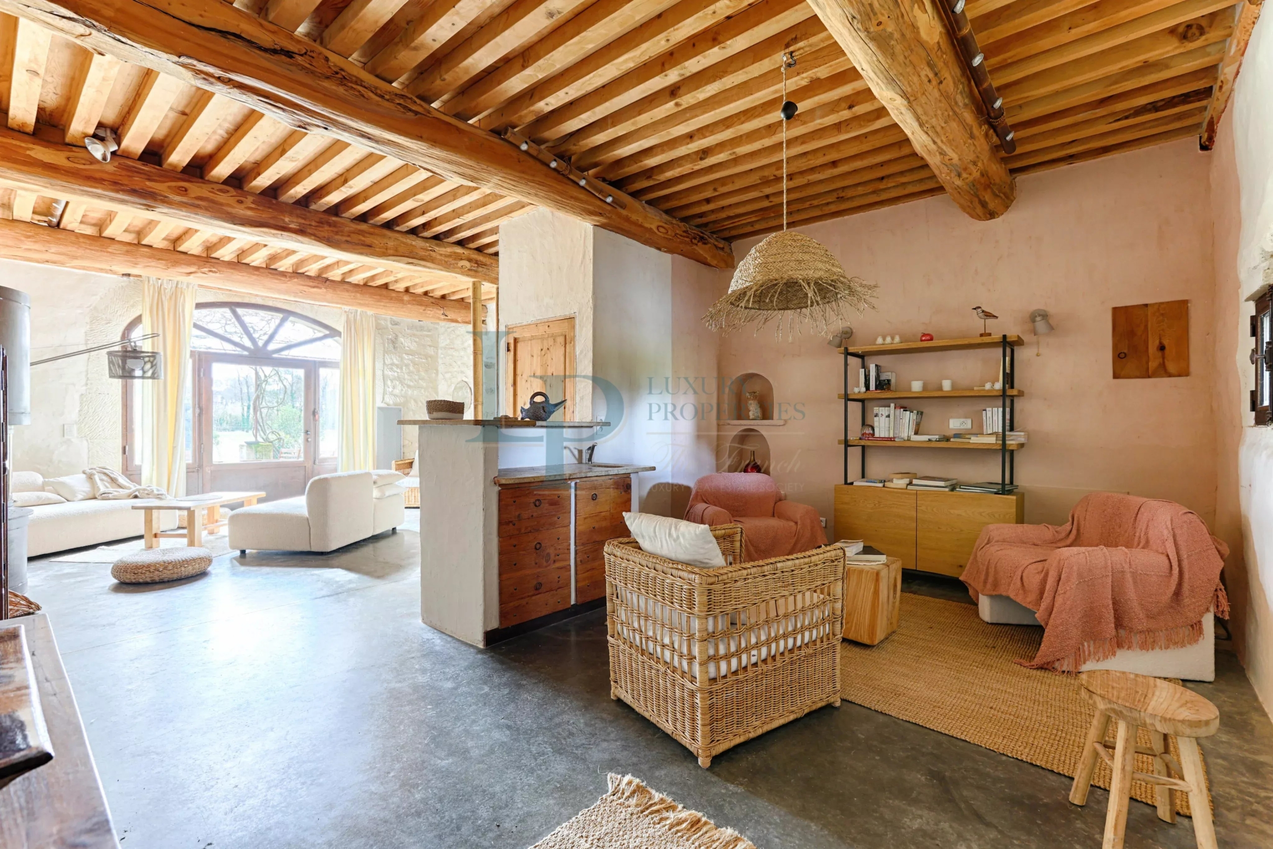 Domaine d’Exception & Mas Provençal au cœur des Alpilles – 5 Ha – Architecture authentique et 100 % naturelle – Piscine / Solarium / Dépendances – Potentiel Unique – Saint-Rémy-de-Provence