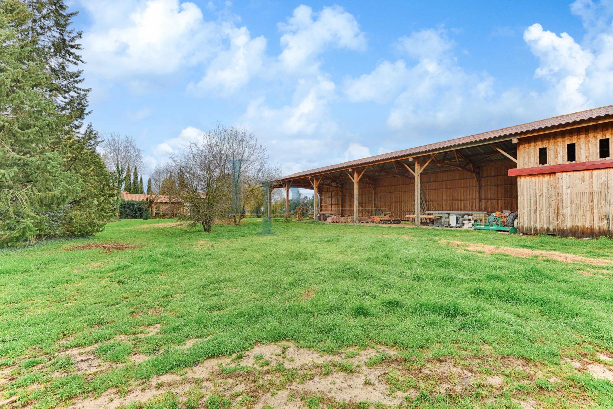 Domaine d’Exception & Mas Provençal au cœur des Alpilles – 5 Ha – Architecture authentique et 100 % naturelle – Piscine / Solarium / Dépendances – Potentiel Unique – Saint-Rémy-de-Provence