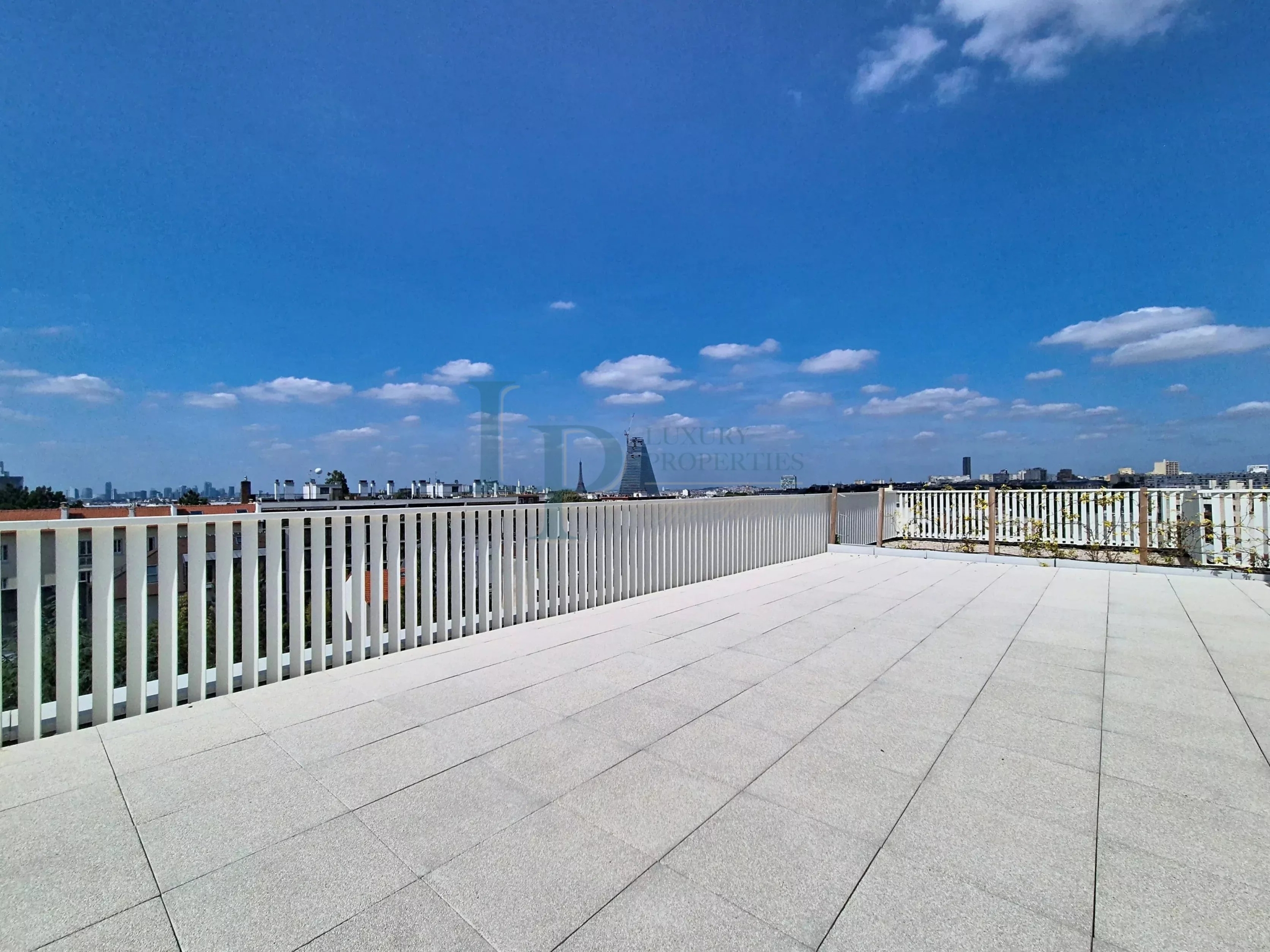 RÉSIDENCE CARRÉ DES ARTS · ISSY-LES-MOULINEAUX – Duplex d’exception