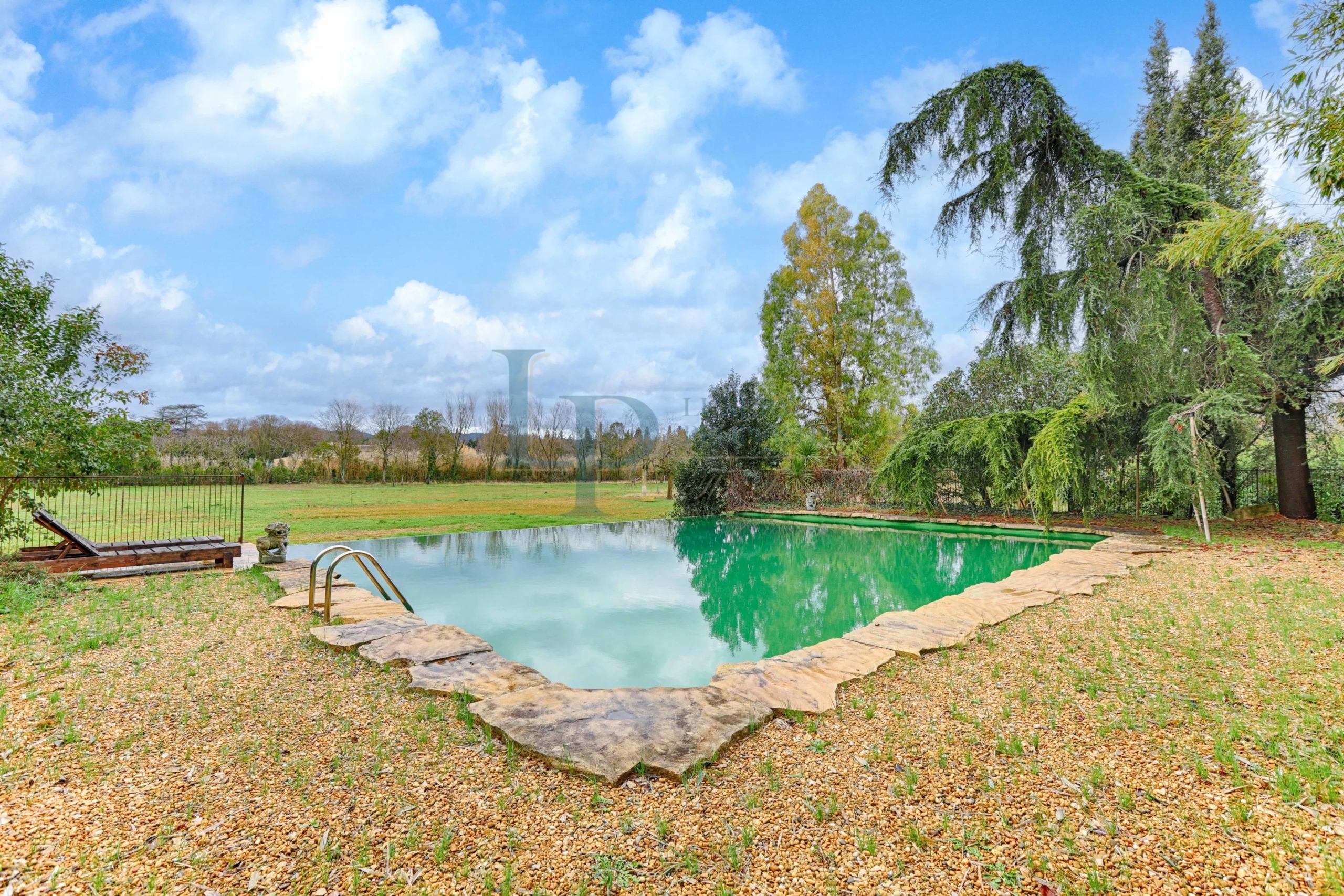 Domaine d’Exception & Mas Provençal au cœur des Alpilles – 5 Ha – Architecture authentique et 100 % naturelle – Piscine / Solarium / Dépendances – Potentiel Unique – Saint-Rémy-de-Provence