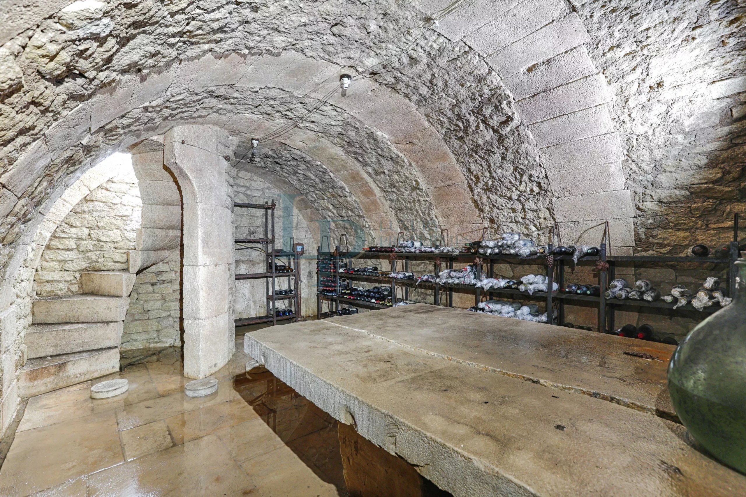 Domaine d’Exception & Mas Provençal au cœur des Alpilles – 5 Ha – Architecture authentique et 100 % naturelle – Piscine / Solarium / Dépendances – Potentiel Unique – Saint-Rémy-de-Provence