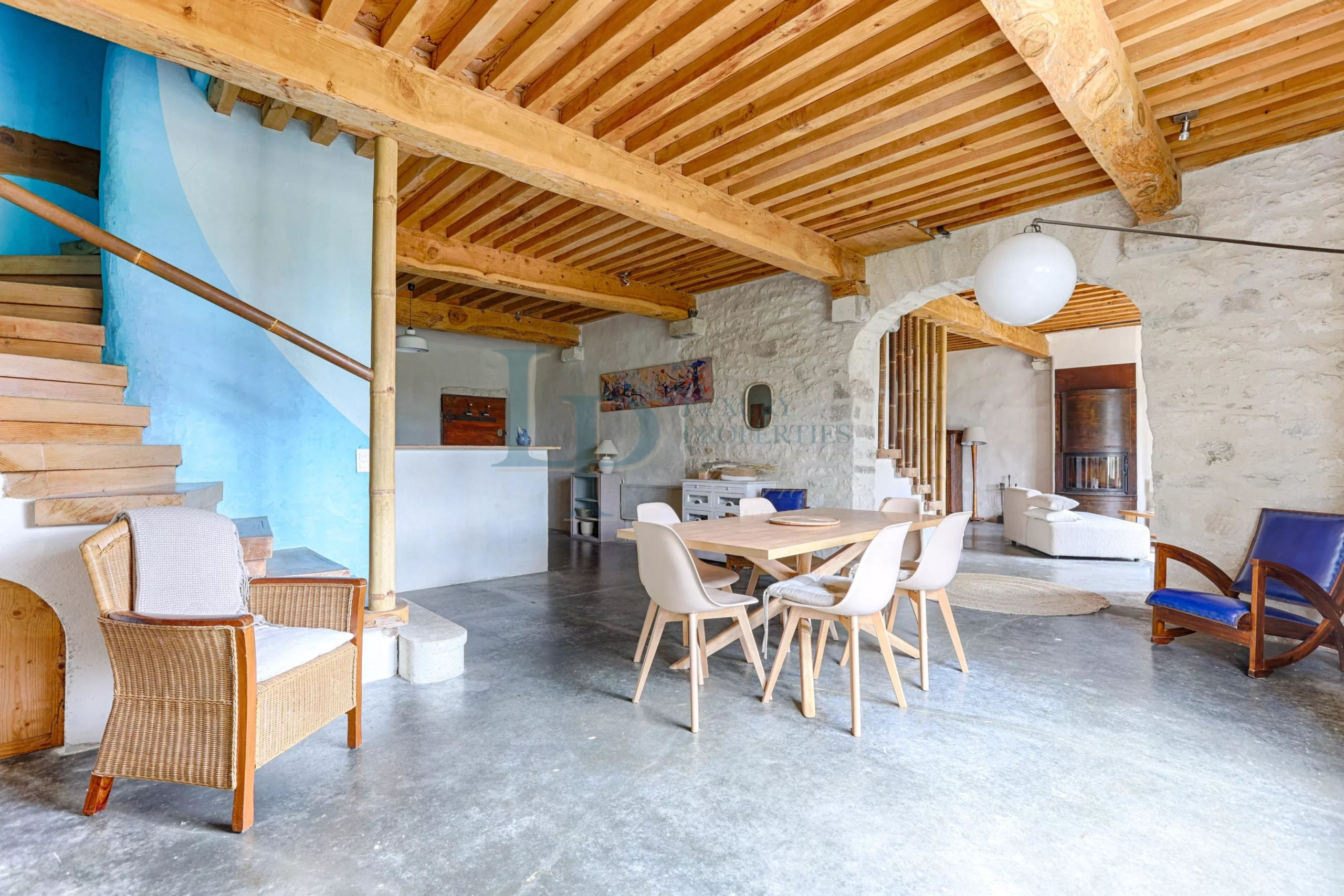 Domaine d’Exception & Mas Provençal au cœur des Alpilles – 5 Ha – Architecture authentique et 100 % naturelle – Piscine / Solarium / Dépendances – Potentiel Unique – Saint-Rémy-de-Provence