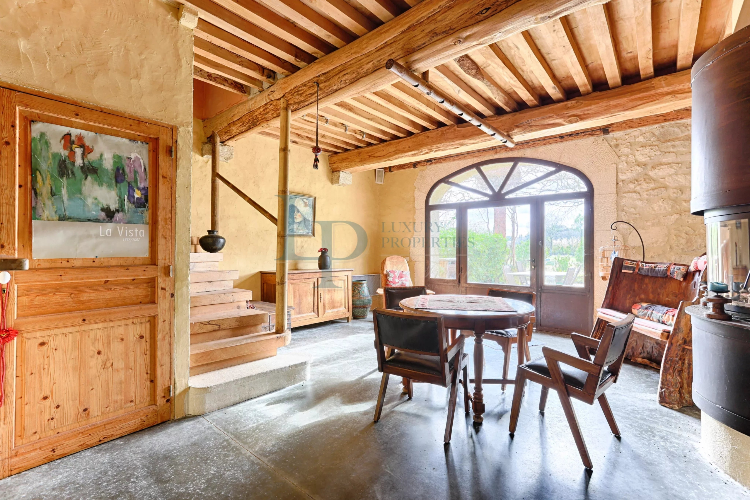 Domaine d’Exception & Mas Provençal au cœur des Alpilles – 5 Ha – Architecture authentique et 100 % naturelle – Piscine / Solarium / Dépendances – Potentiel Unique – Saint-Rémy-de-Provence