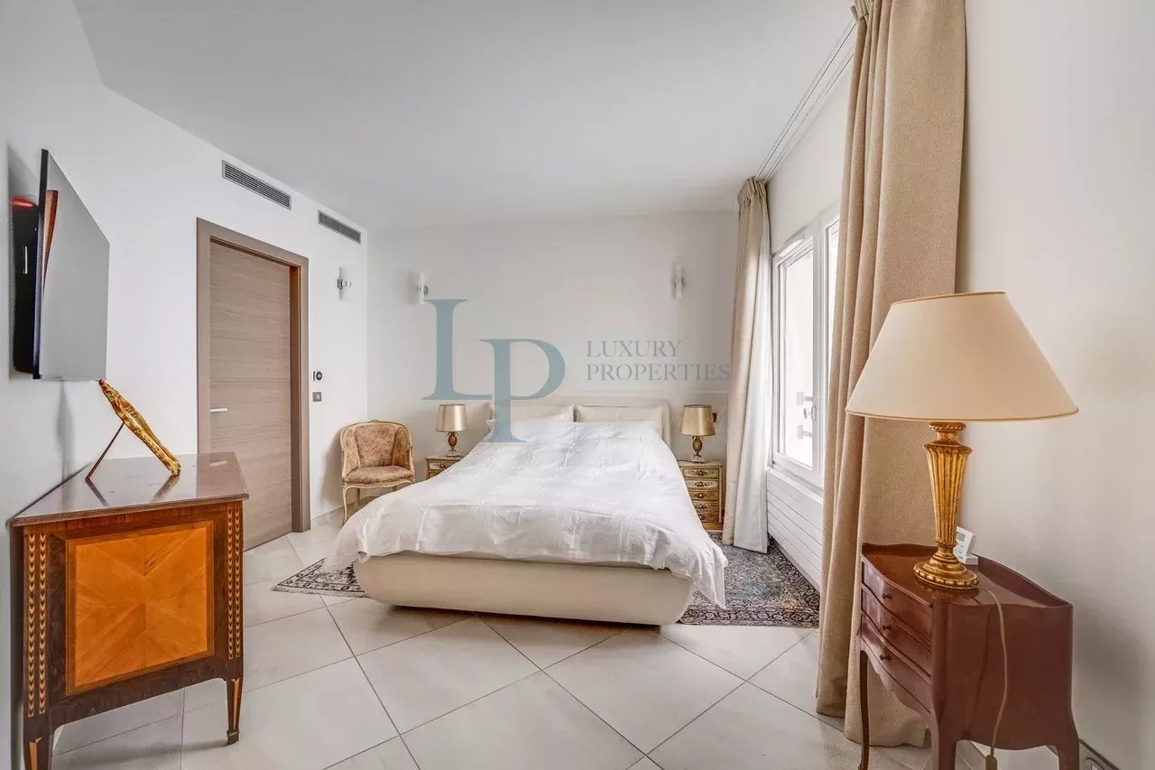Spacieux appartement de prestige à Paris 8