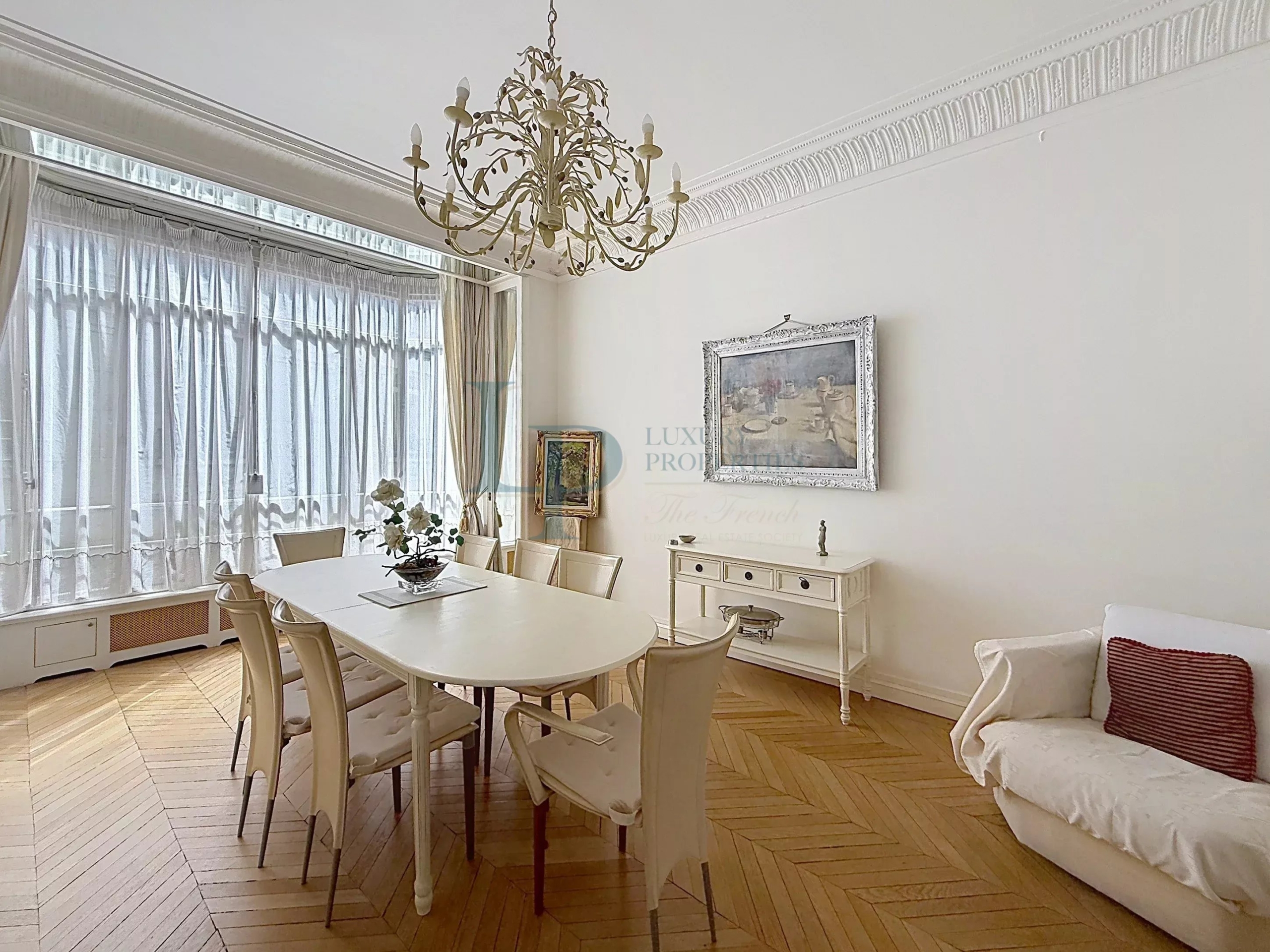 EXCLUSIVITÉ – PARIS VIII – APPARTEMENT 6 PIÈCES – 3/4 CHAMBRES –