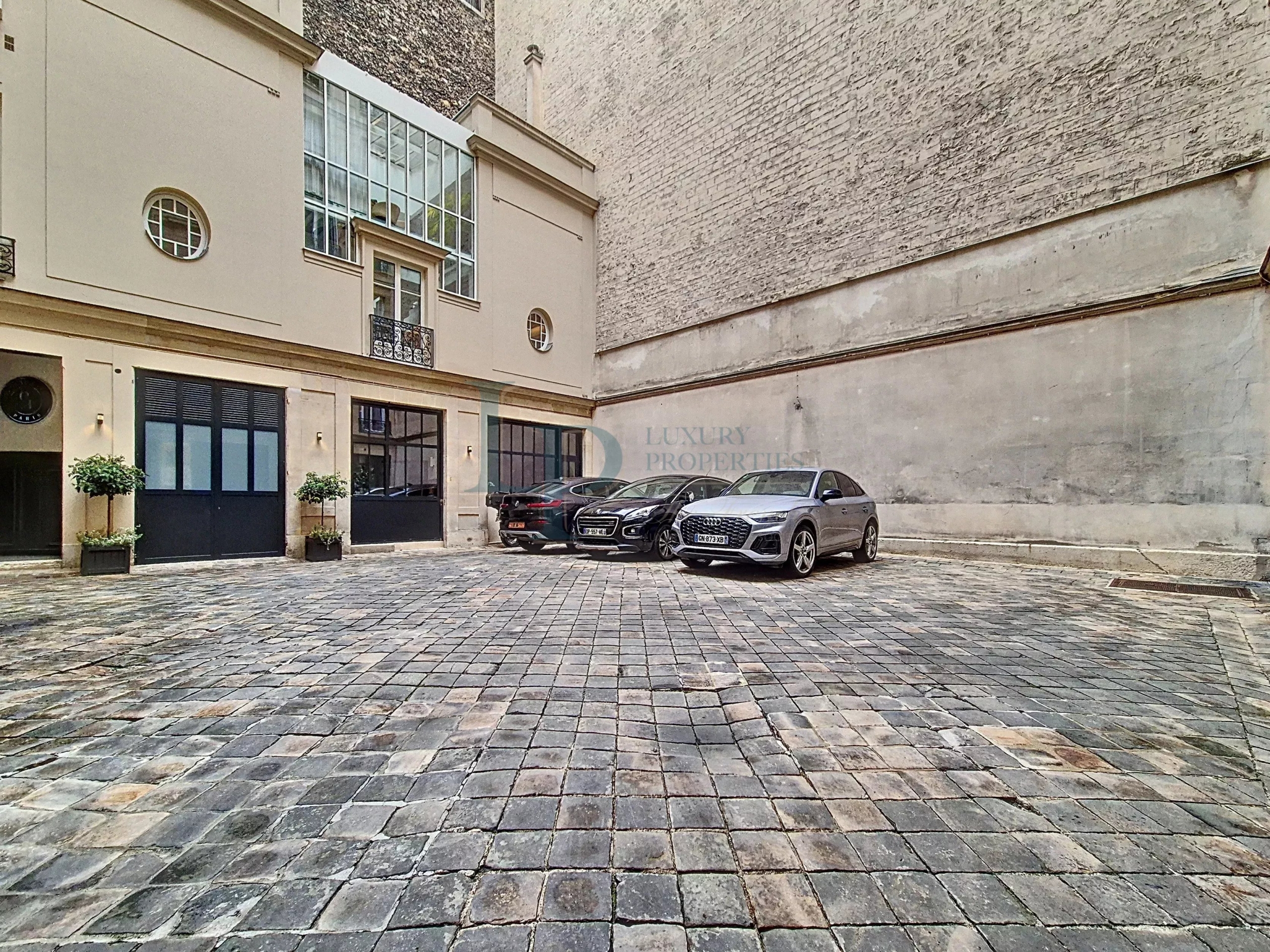 PARIS 8 – PARC MONCEAU / HAUSSMANN – BUREAUX D’ENVIRON 400 M2