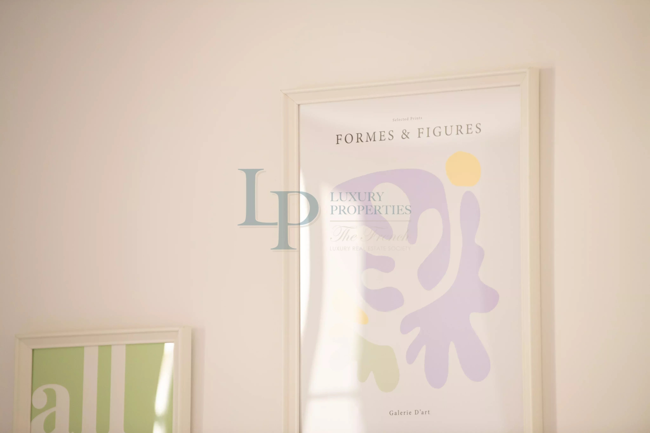 IDÉAL INVESTISSEUR – IMMEUBLE MEUBLÉ À FORT RENDEMENT AU CŒUR DE SAINTE-MAXIME