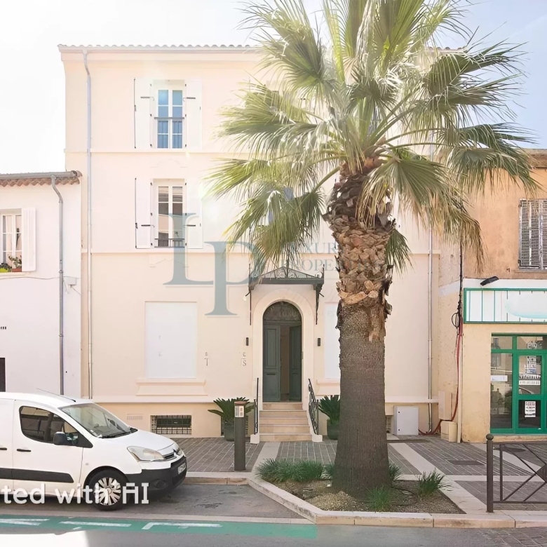 IDÉAL INVESTISSEUR – IMMEUBLE MEUBLÉ À FORT RENDEMENT AU CŒUR DE SAINTE-MAXIME
