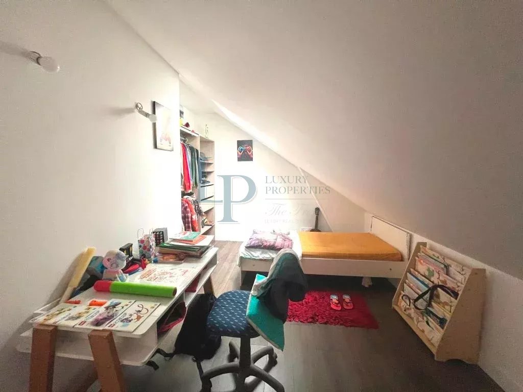 Maison 5 pièces 130 m² et dépendance 50 m² sur terrain de 1165 m² située à Paron
