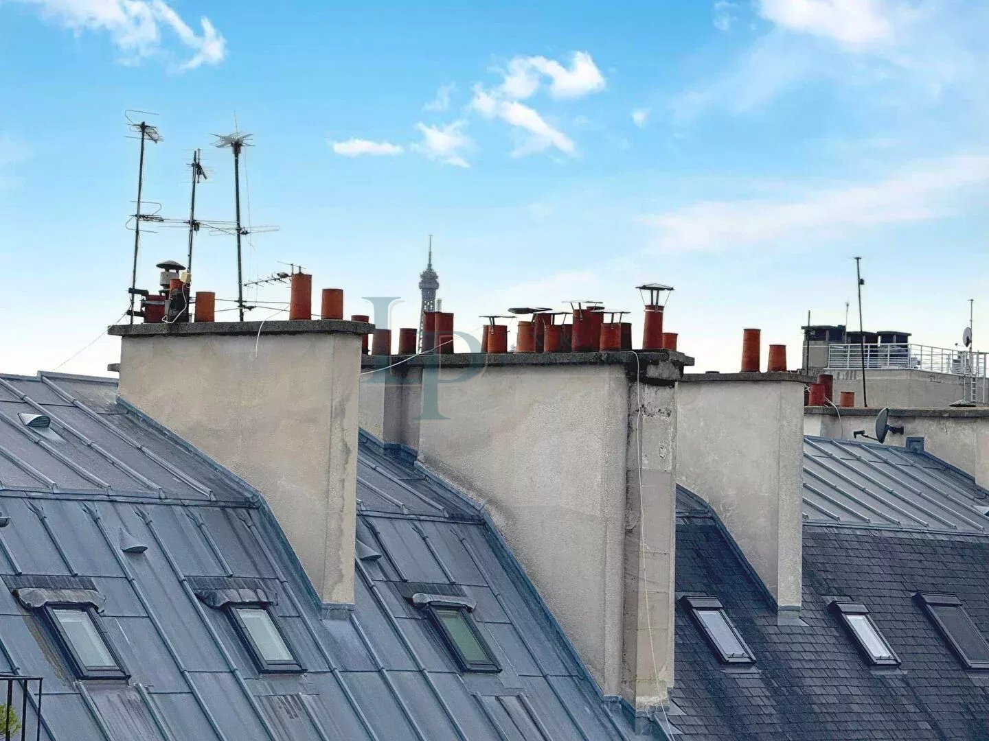 Studette équipée à vendre – Paris VIII – Europe / Saint-Augustin