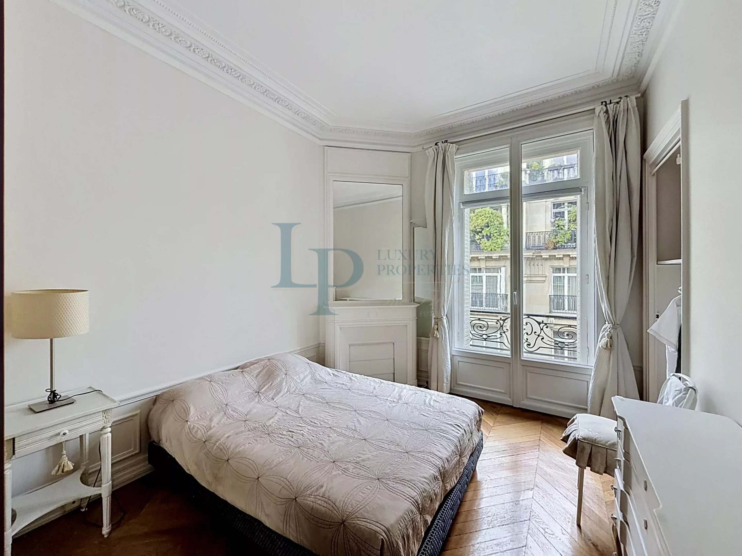 EXCLUSIVITÉ – PARIS VIII – APPARTEMENT 6 PIÈCES – 3/4 CHAMBRES –