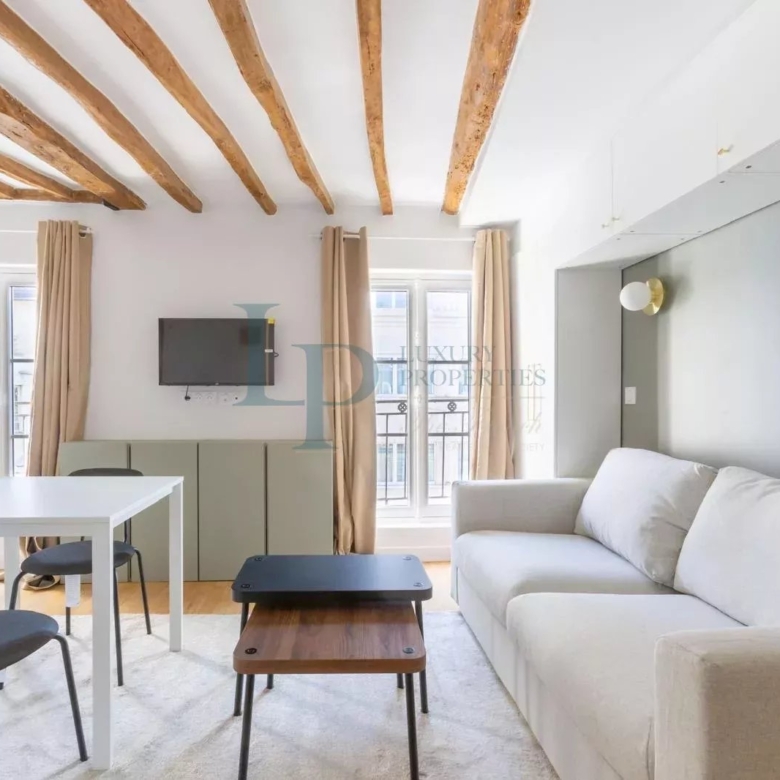 EXCLUSIVITÉ – Studio Paris 8ème rue du Faubourg Saint-Honoré – 28 m2
