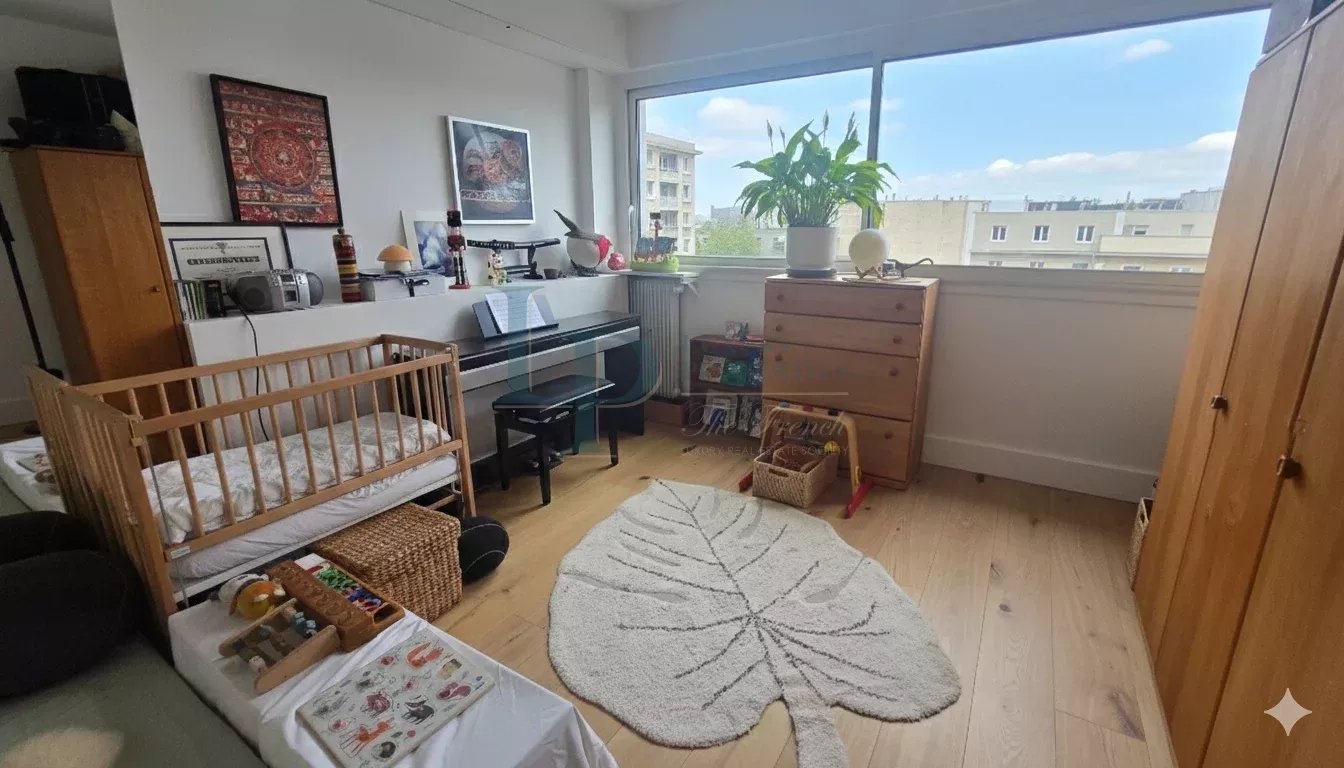 Appartement spacieux  5 pièces Vue Tour Eiffel et dégagée