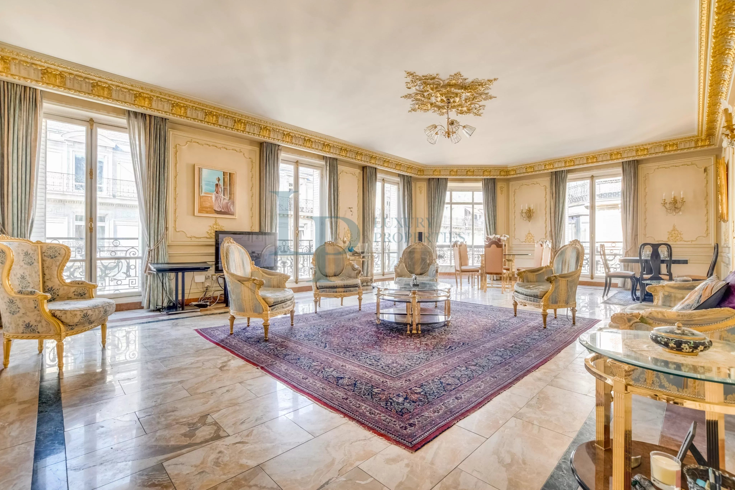 PARIS VIII – TRIANGLE D’OR | APPARTEMENT DE RÉCEPTION – 184 M²
