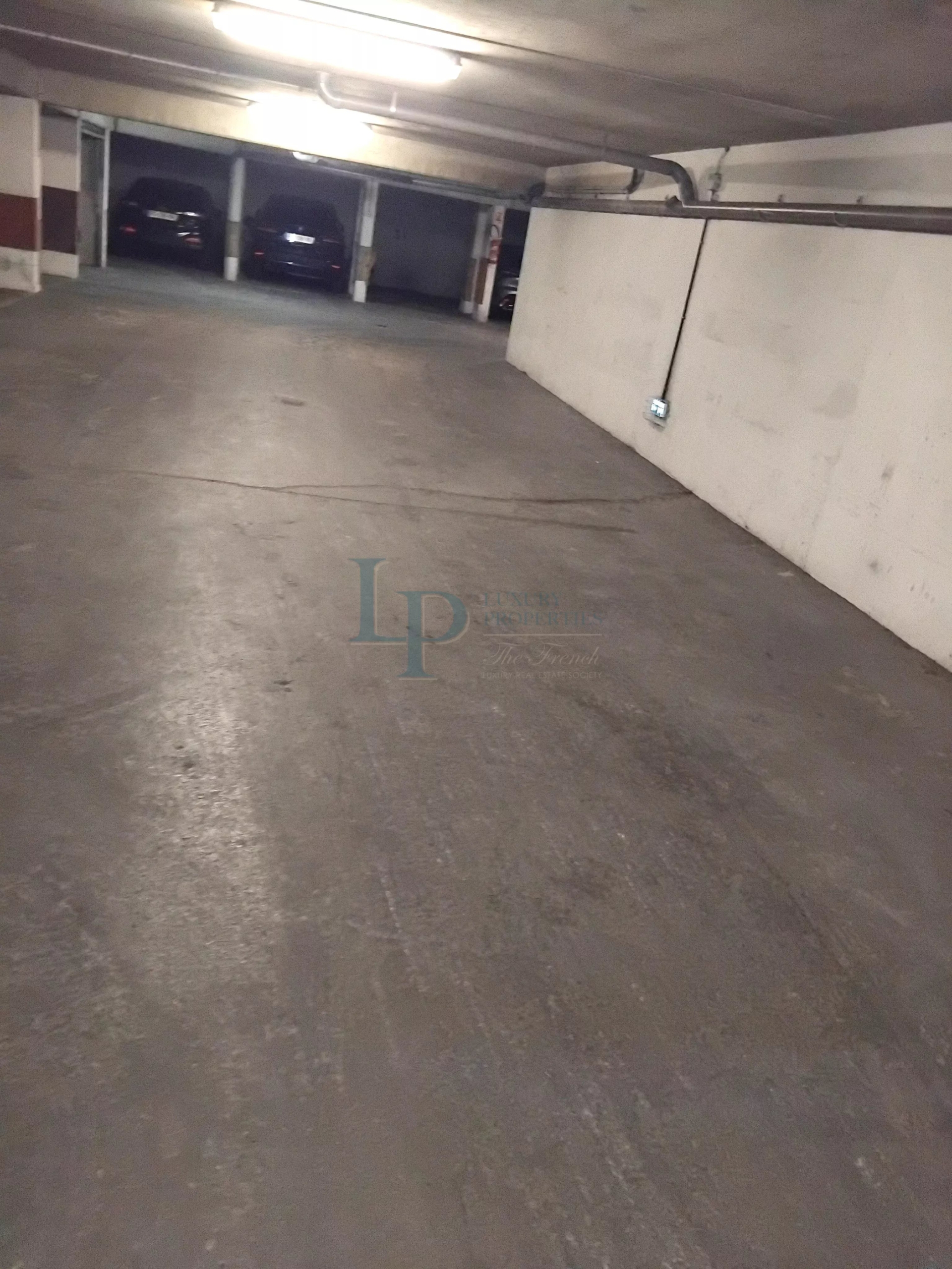 LOCATION EMPLACEMENT DE PARKING – RUE JEAN DE LA FONTAINE PARIS 16EME