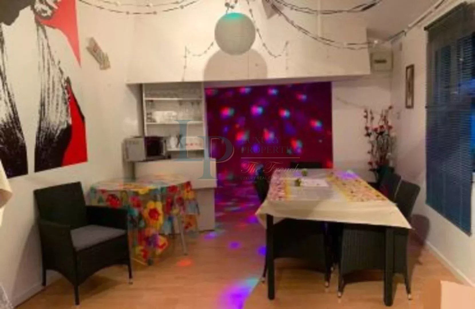 Maison 5 pièces 130 m² et dépendance 50 m² sur terrain de 1165 m² située à Paron