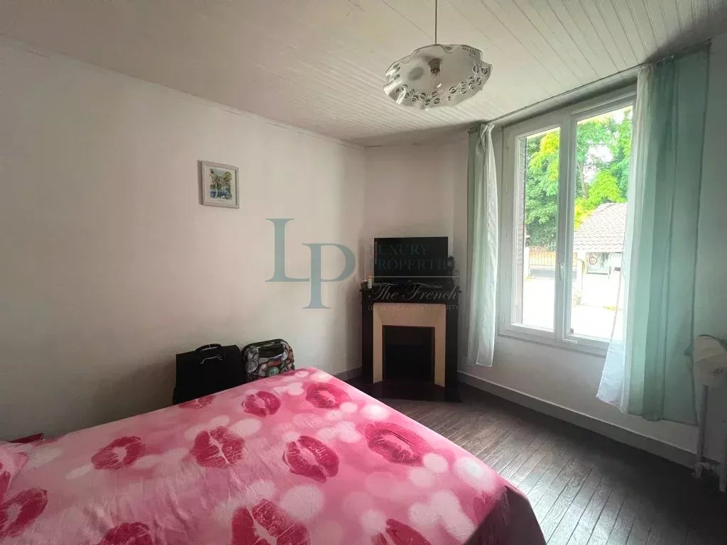 Maison 5 pièces 130 m² et dépendance 50 m² sur terrain de 1165 m² située à Paron