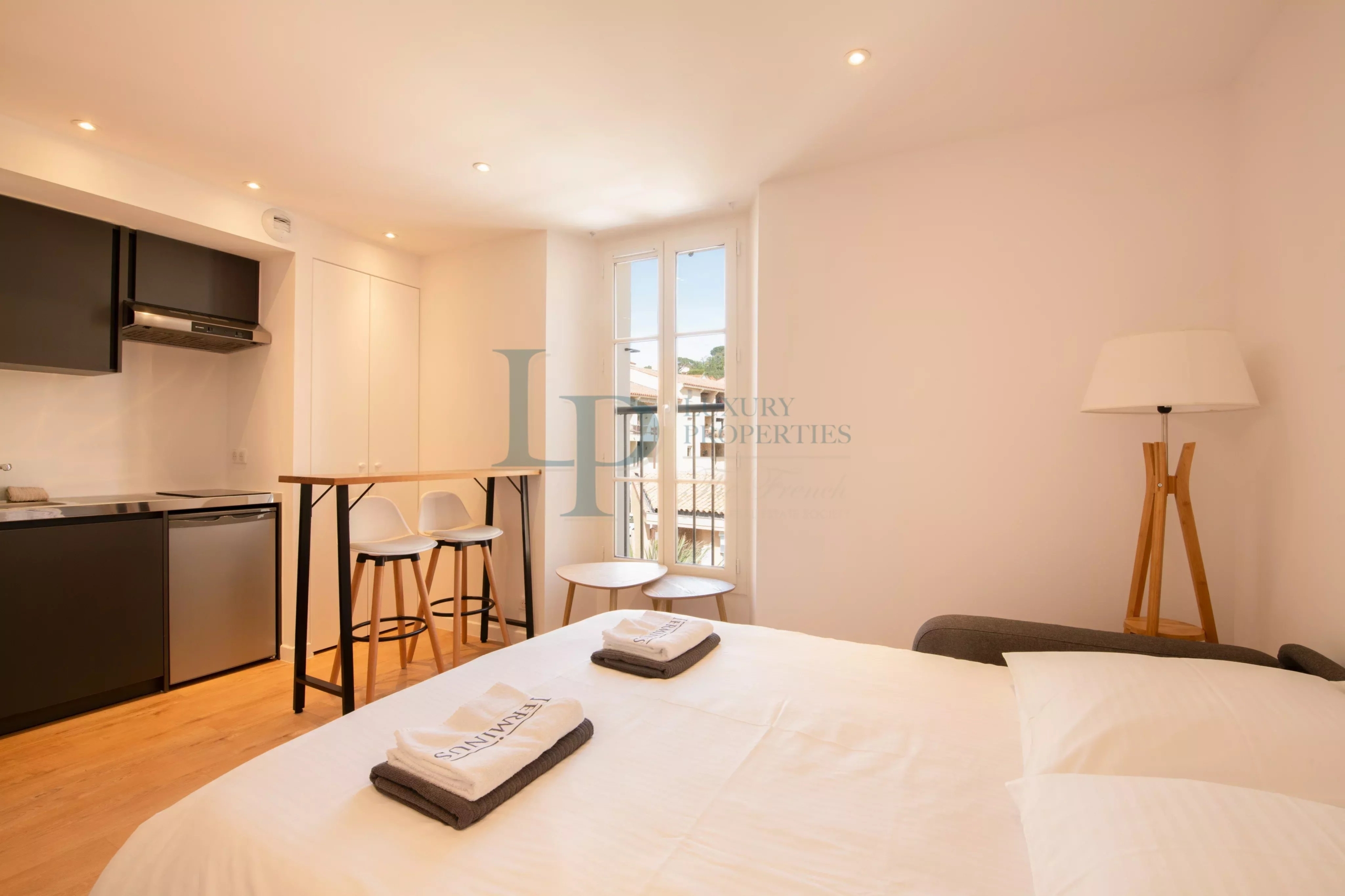 IDÉAL INVESTISSEUR – IMMEUBLE MEUBLÉ À FORT RENDEMENT AU CŒUR DE SAINTE-MAXIME