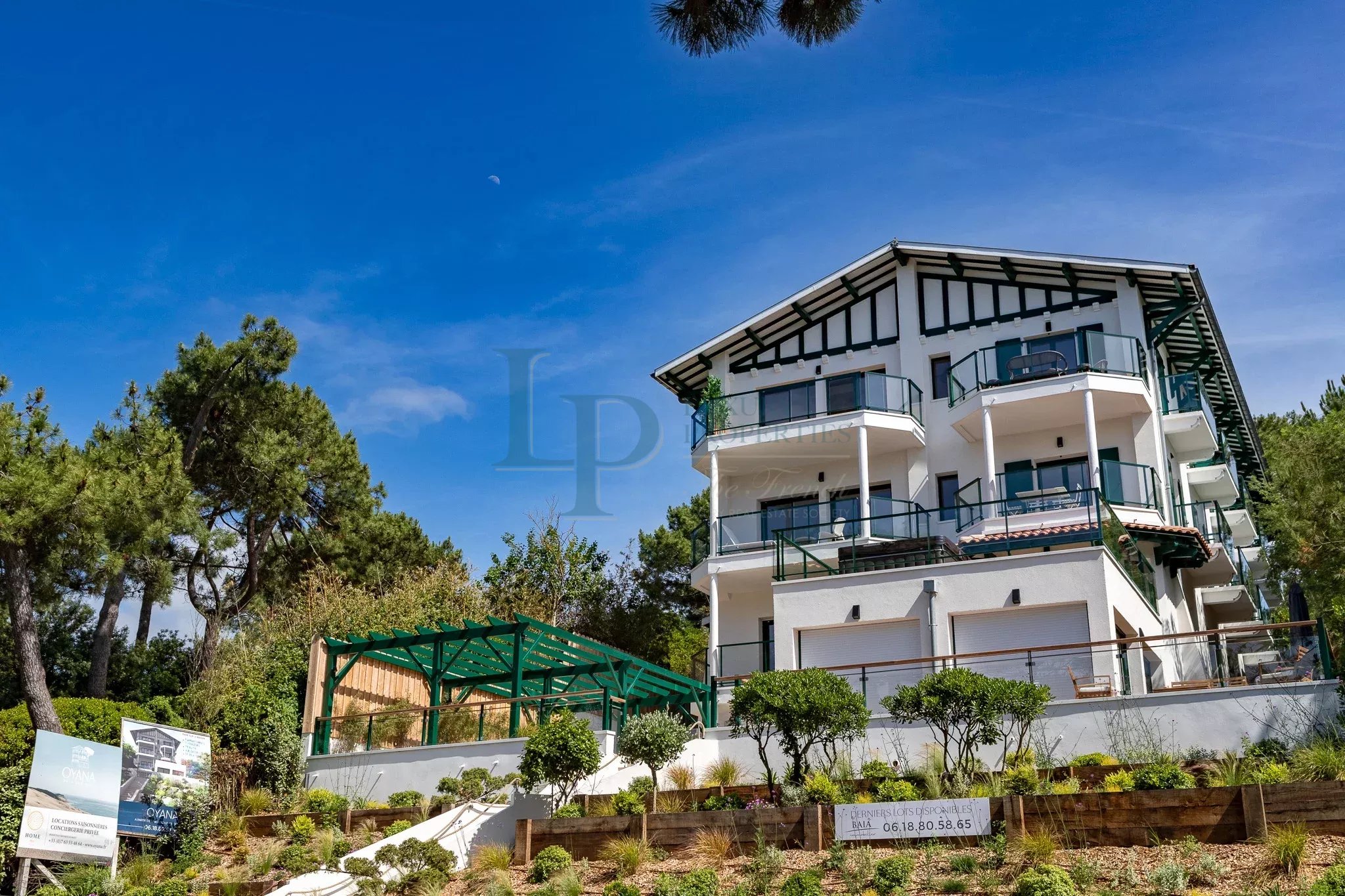 SPECIAL INVESTISSEMENT DE LUXE – APPARTEMENT 4 PIÈCES MEUBLÉ – 155 M² – VUE MER – PYLA-SUR-MER