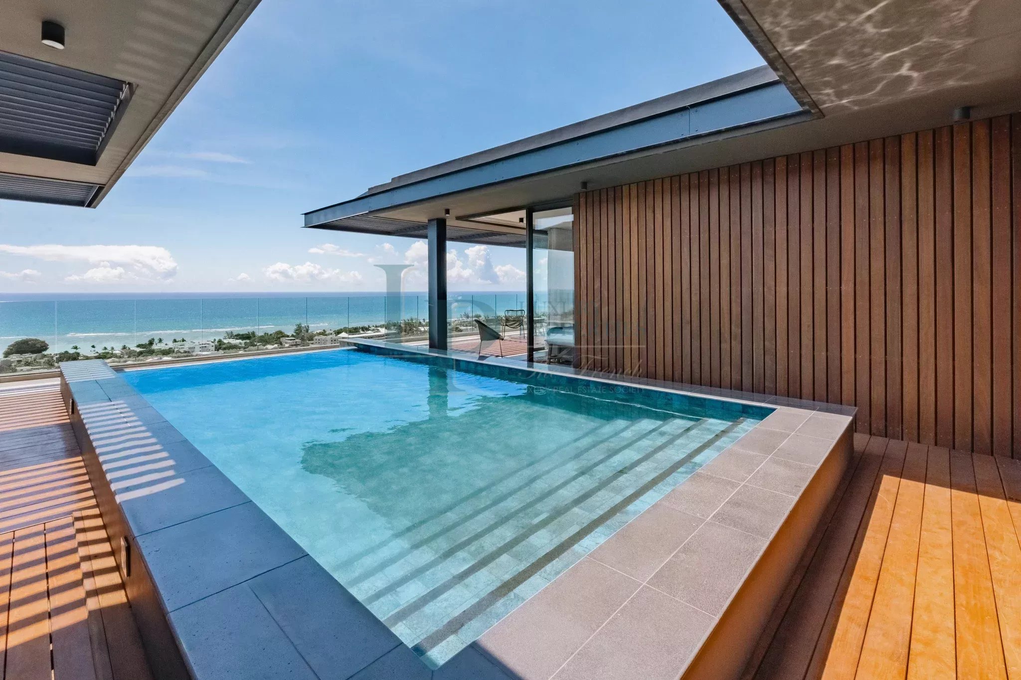 PENTHOUSE 5P EXCLUSIF !