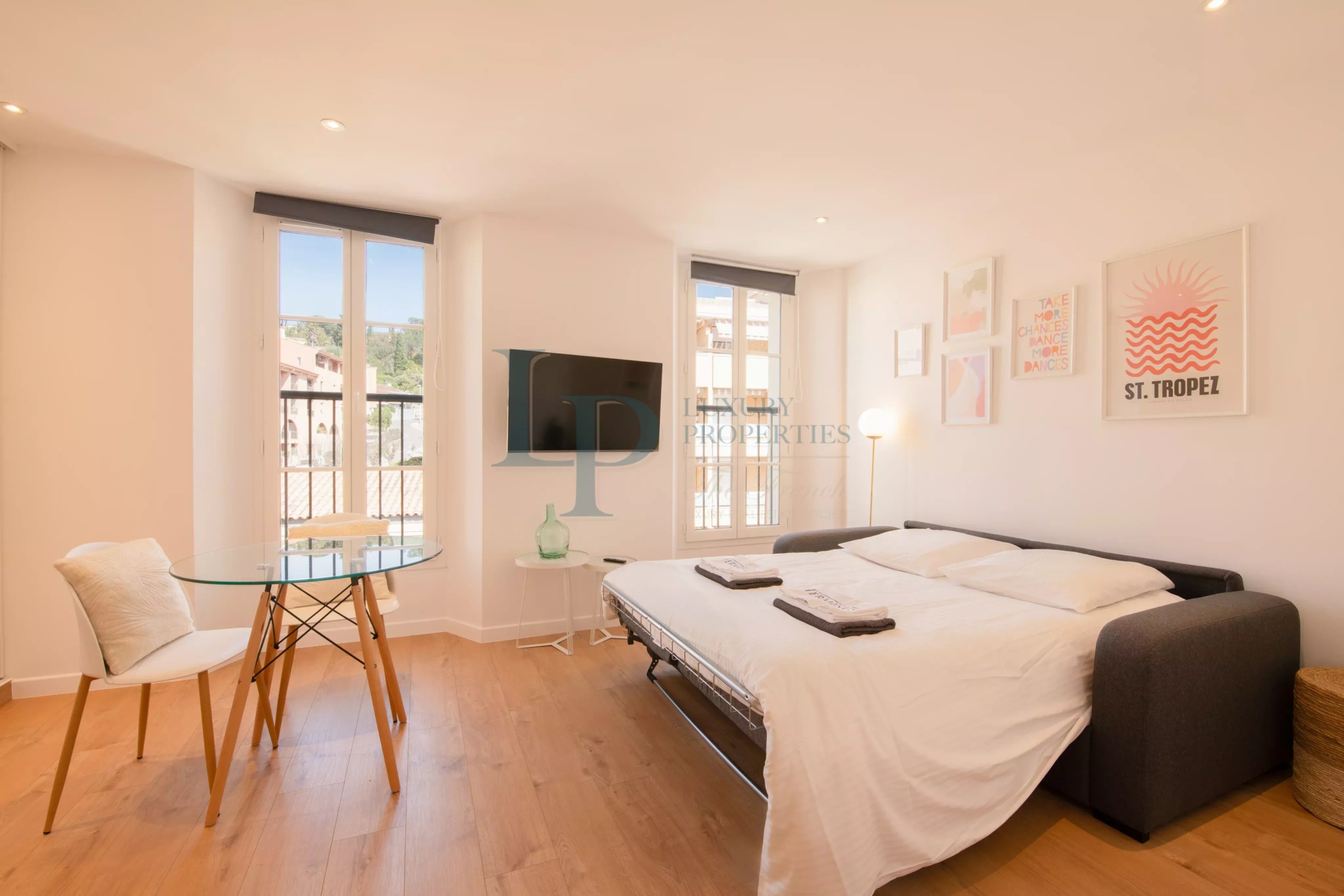 IDÉAL INVESTISSEUR – IMMEUBLE MEUBLÉ À FORT RENDEMENT AU CŒUR DE SAINTE-MAXIME