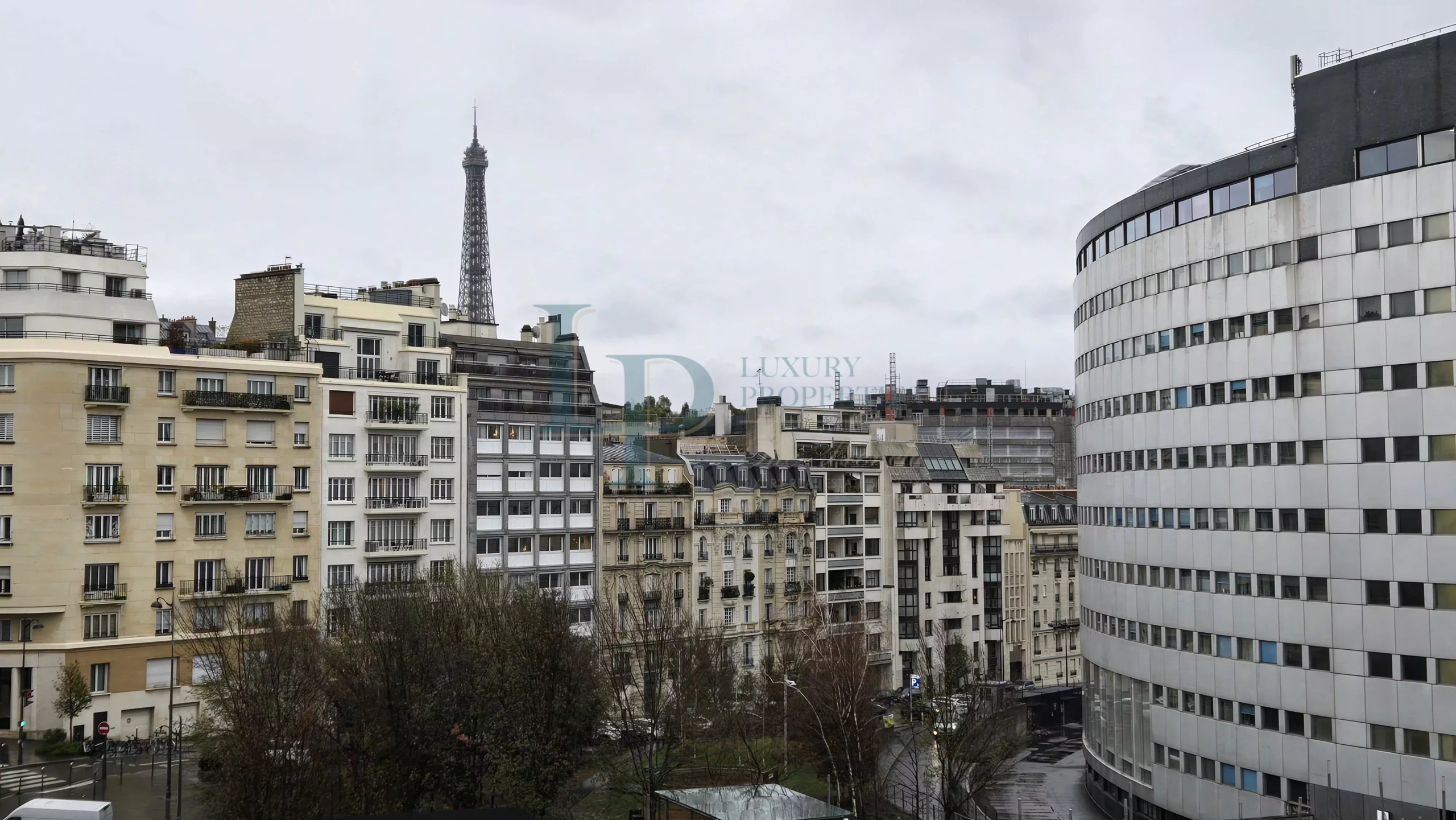 Appartement familial Paris 16 – 4 pièce(s) 93 m2, rooftop, vue Tour Eiffel, calme, luminosité, Métro Ranelagh , Maison de la Radio