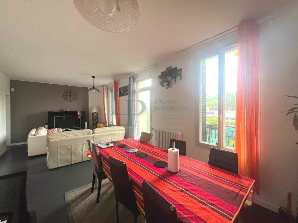 Maison 5 pièces 130 m² et dépendance 50 m² sur terrain de 1165 m² située à Paron