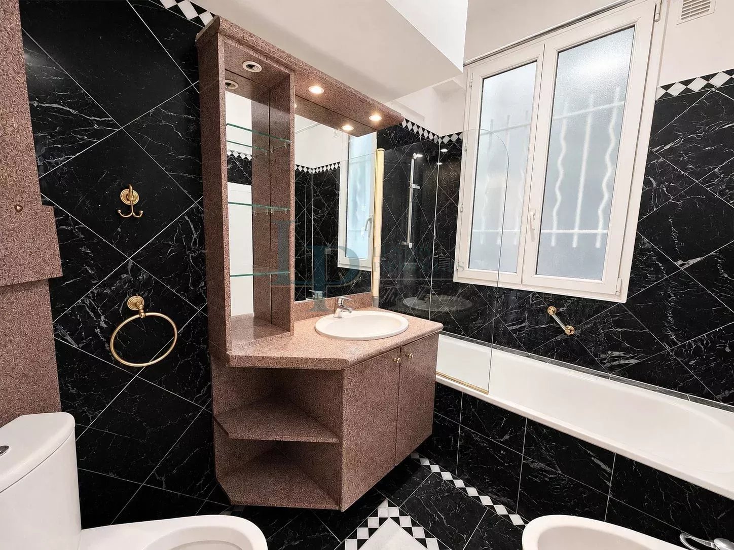 Exclusivité – Paris 8ème – AVENUE HOCHE – 2 pièces