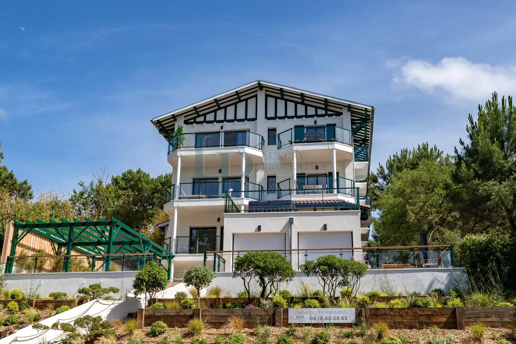 SPECIAL INVESTISSEMENT DE LUXE – APPARTEMENT 4 PIÈCES MEUBLÉ – 155 M² – VUE MER – PYLA-SUR-MER