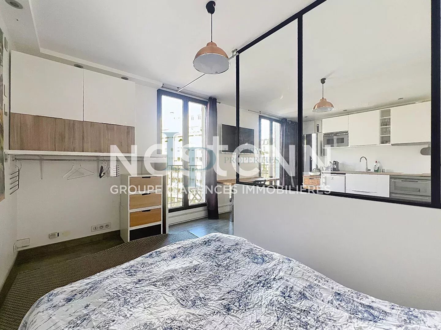 Exclusivité LUXURY PROPERTIES – Kléber / Boissière – Studio / 2 pièces – Étage élevé – Balcon filant – Vue dégagée – Lumineux – Cave