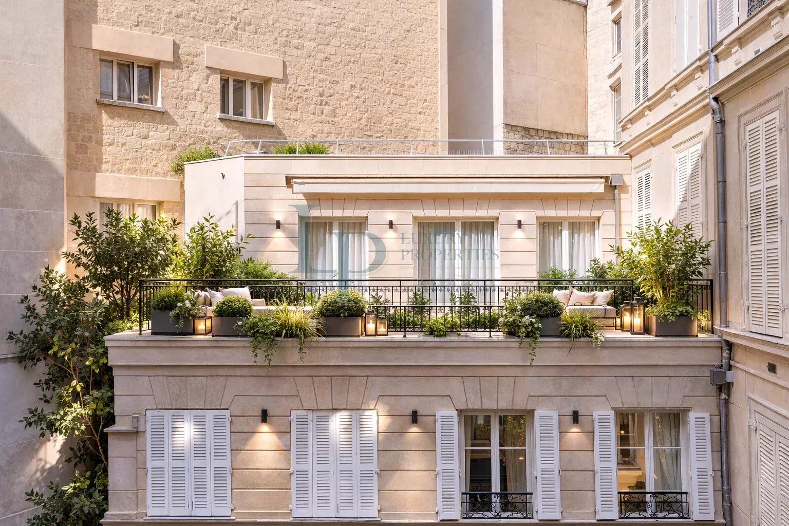 PARIS VIII – SAINT-HONORÉ / HAUSSMANN – DERNIER ÉTAGE AVEC TERRASSE PLEIN SUD