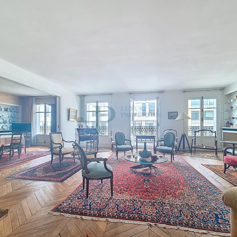 Appartement d’Exception à Plaine-Monceau