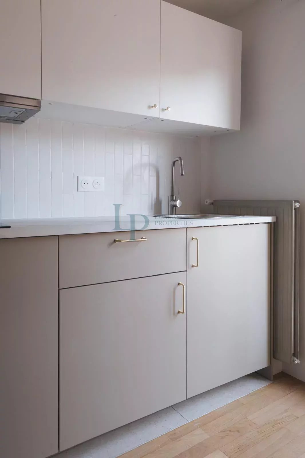 EXCLUSIVITÉ – Studio Paris 8ème rue du Faubourg Saint-Honoré – 28 m2