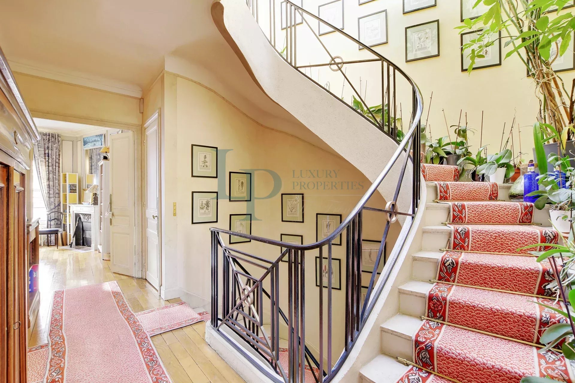 HÔTEL PARTICULIER – HAMEAU PRIVÉ – PARIS XVI
