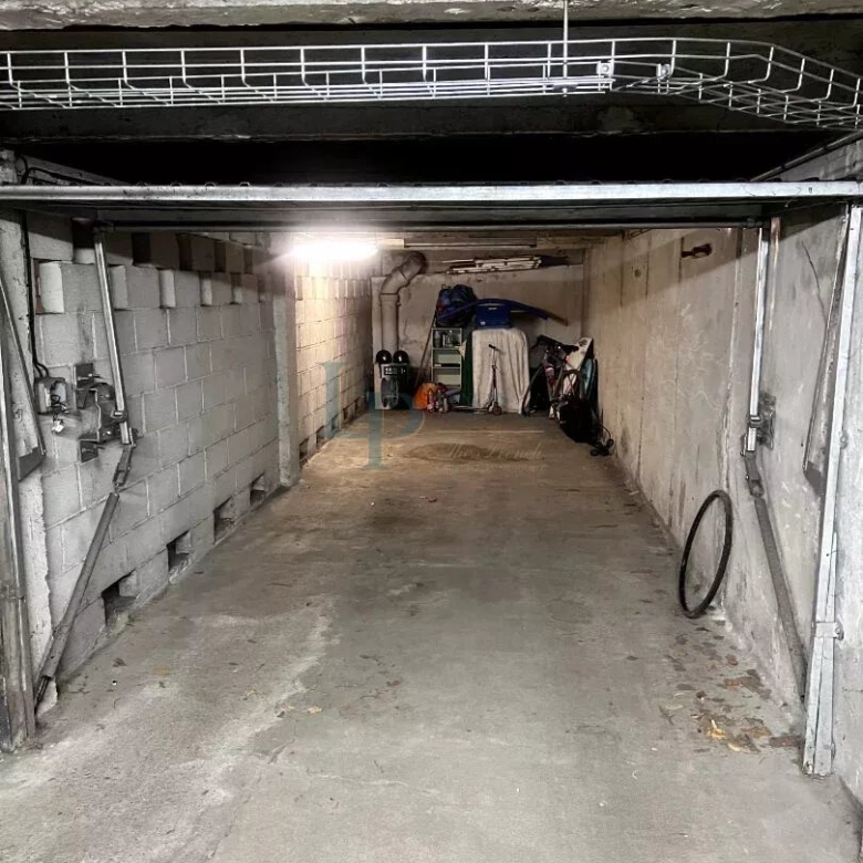 EXCLUSIVITÉ – NEUILLY SUR SEINE – DOUBLE BOX  – RUE PERRONET