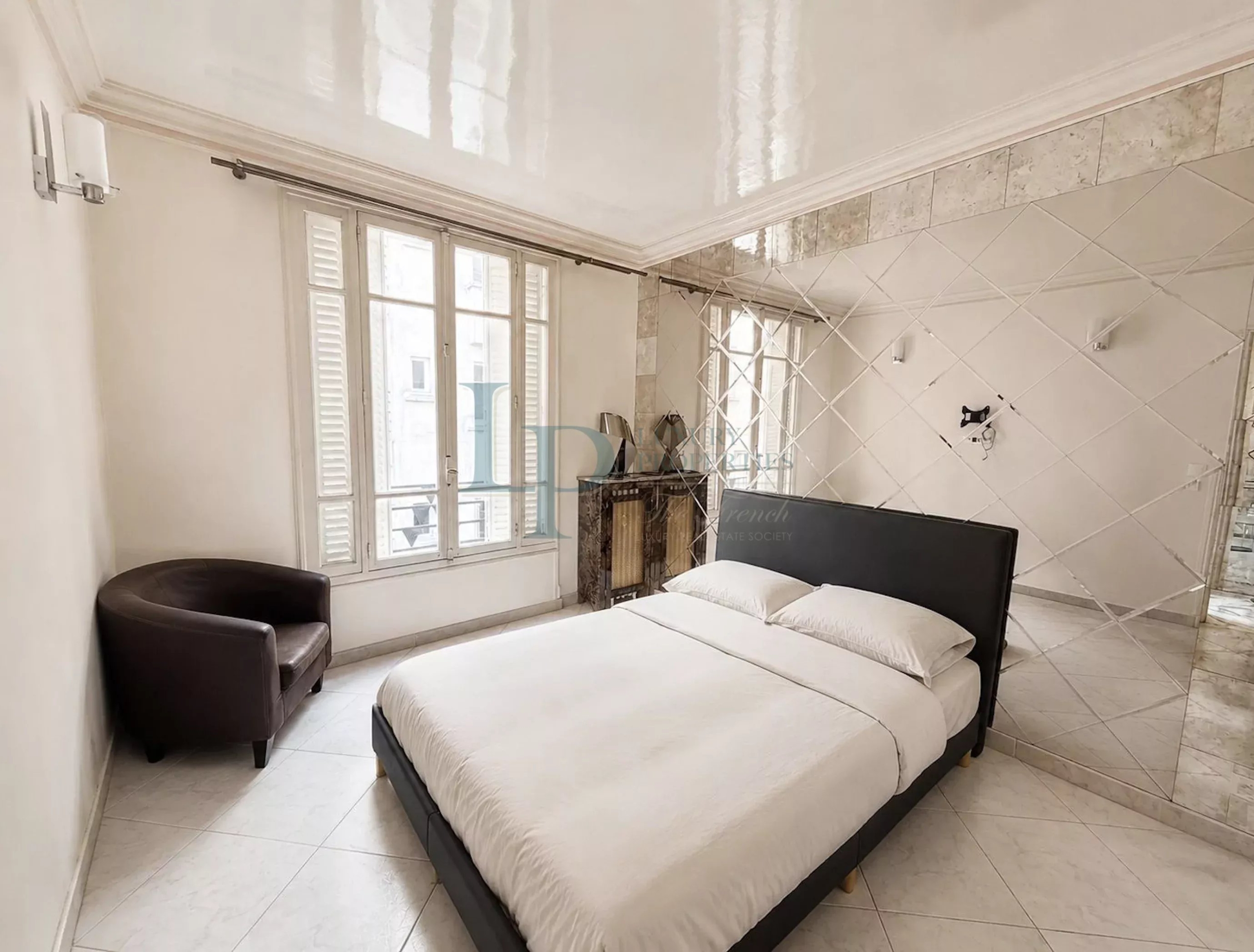 Exclusivité – Paris 8ème – AVENUE HOCHE – 2 pièces
