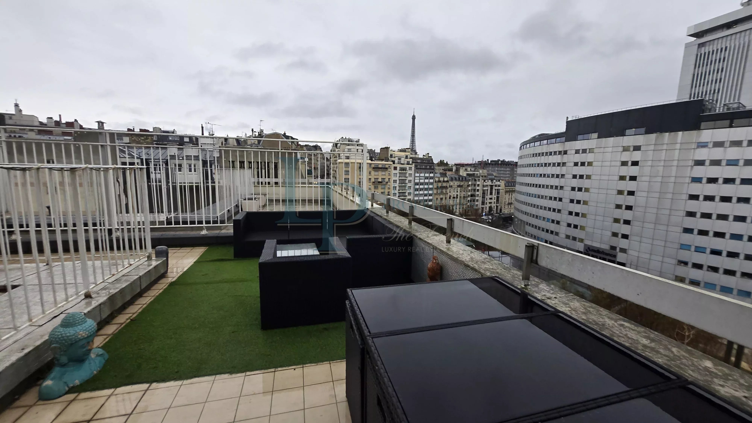 Appartement familial Paris 16 – 4 pièce(s) 93 m2, rooftop, vue Tour Eiffel, calme, luminosité, Métro Ranelagh , Maison de la Radio