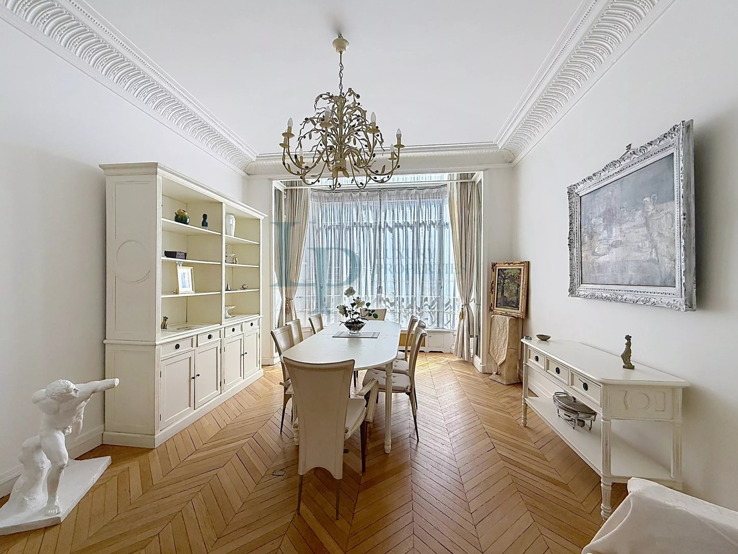 EXCLUSIVITÉ – PARIS VIII – APPARTEMENT 6 PIÈCES – 3/4 CHAMBRES –