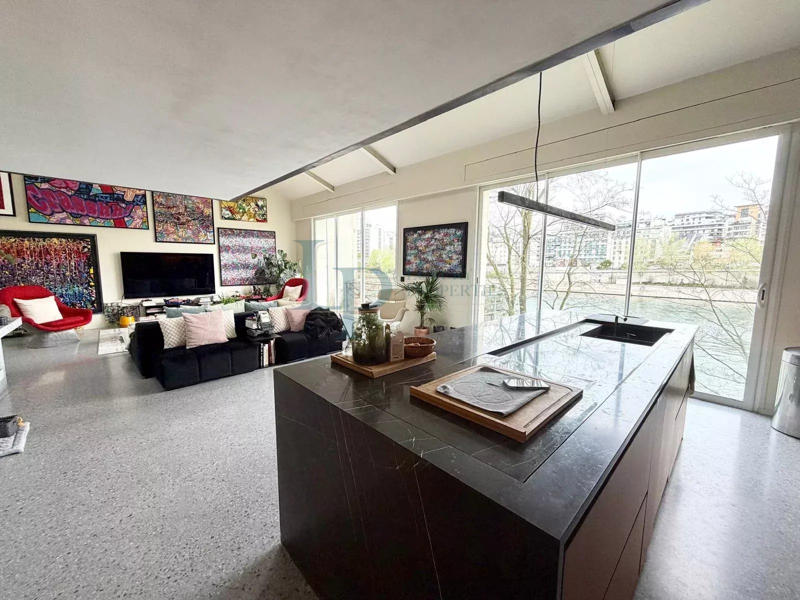 NEUILLY-SUR-SEINE – BORDS DE SEINE – Vue panoramique – Rénovation d’exception – Prestations ultra premium