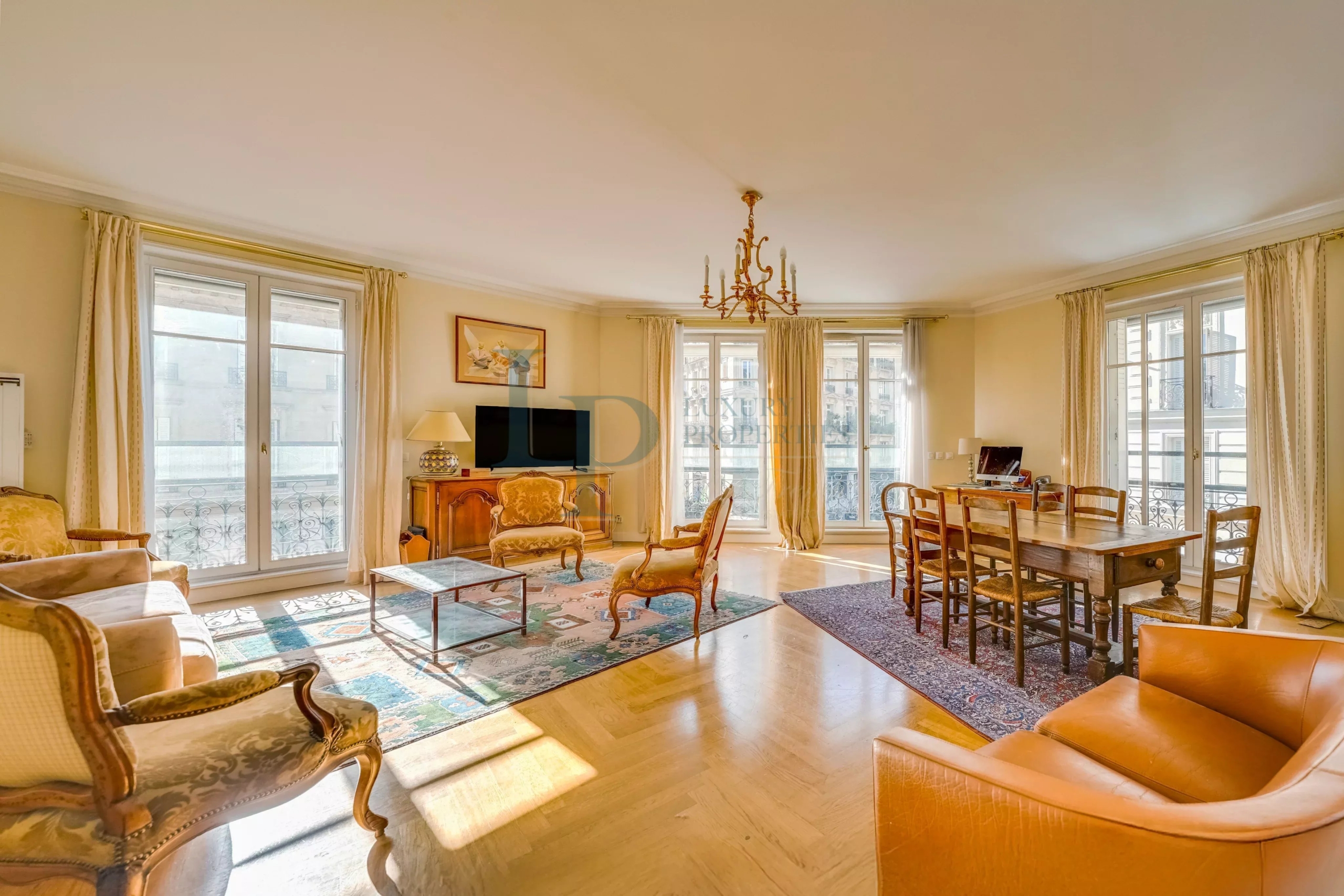 Exclusivité I Paris 17ème I Parc Monceau I Appartement 5 pièces I 120 m2 I 3 chambres I Plein Sud I Cave I Parking