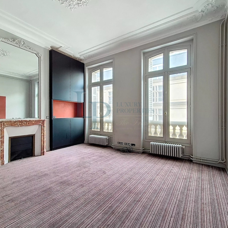 PARIS 8 – PARC MONCEAU / HAUSSMANN – BUREAUX D’ENVIRON 400 M2