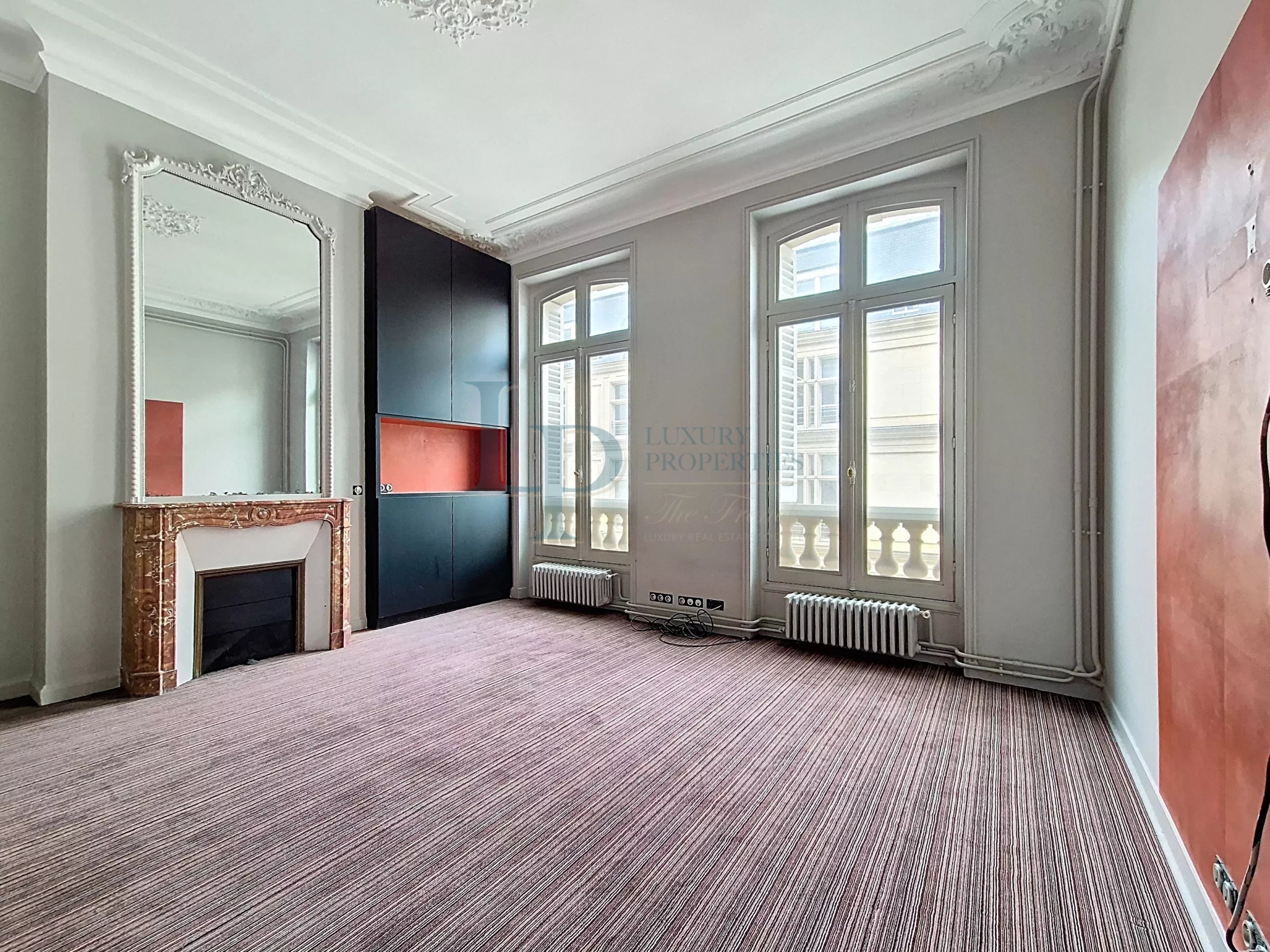 PARIS 8 – PARC MONCEAU / HAUSSMANN – BUREAUX D’ENVIRON 400 M2