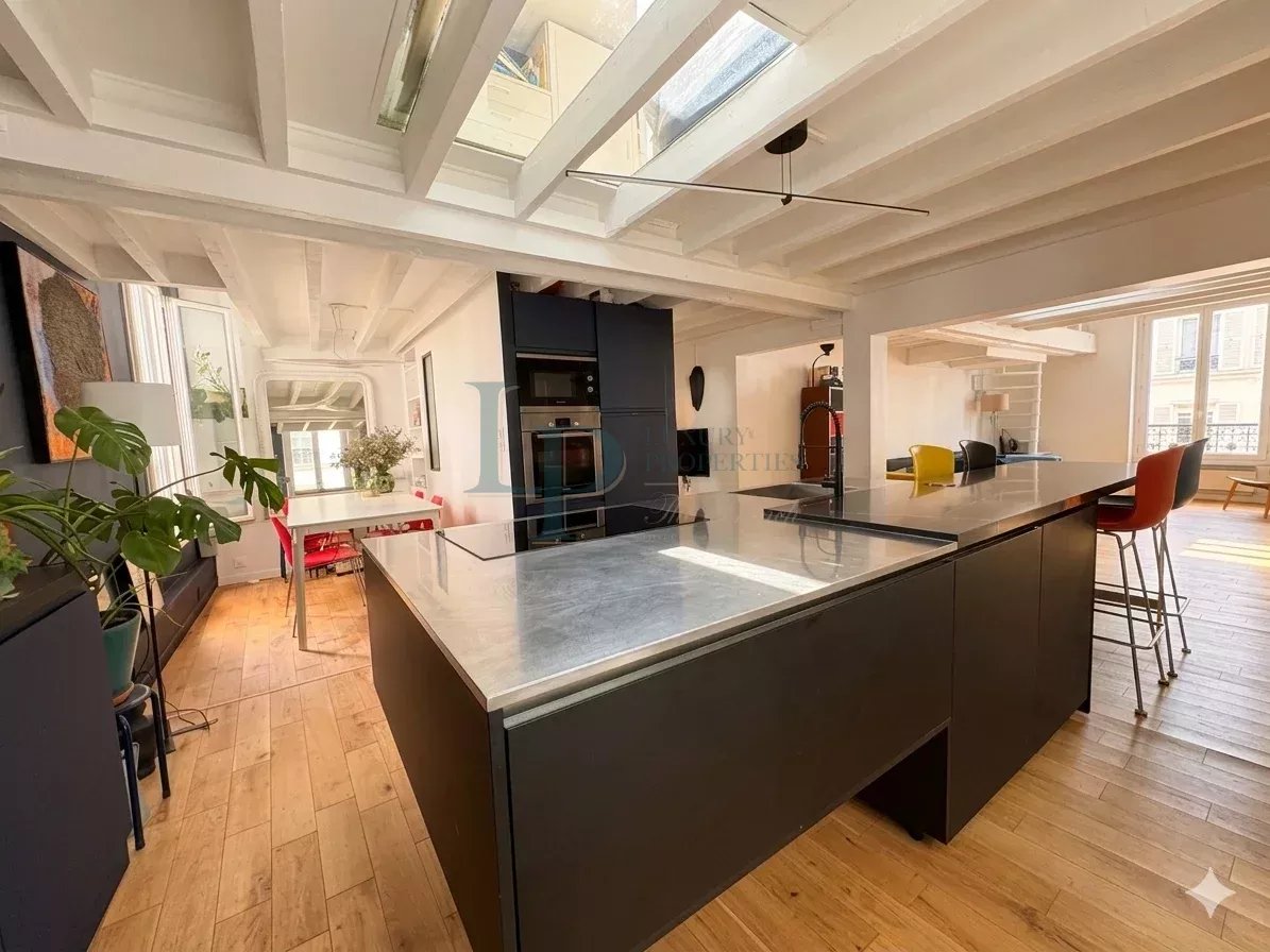 Paris VI/Rue de Sèvres – Duplex d’exception – Dernier étage